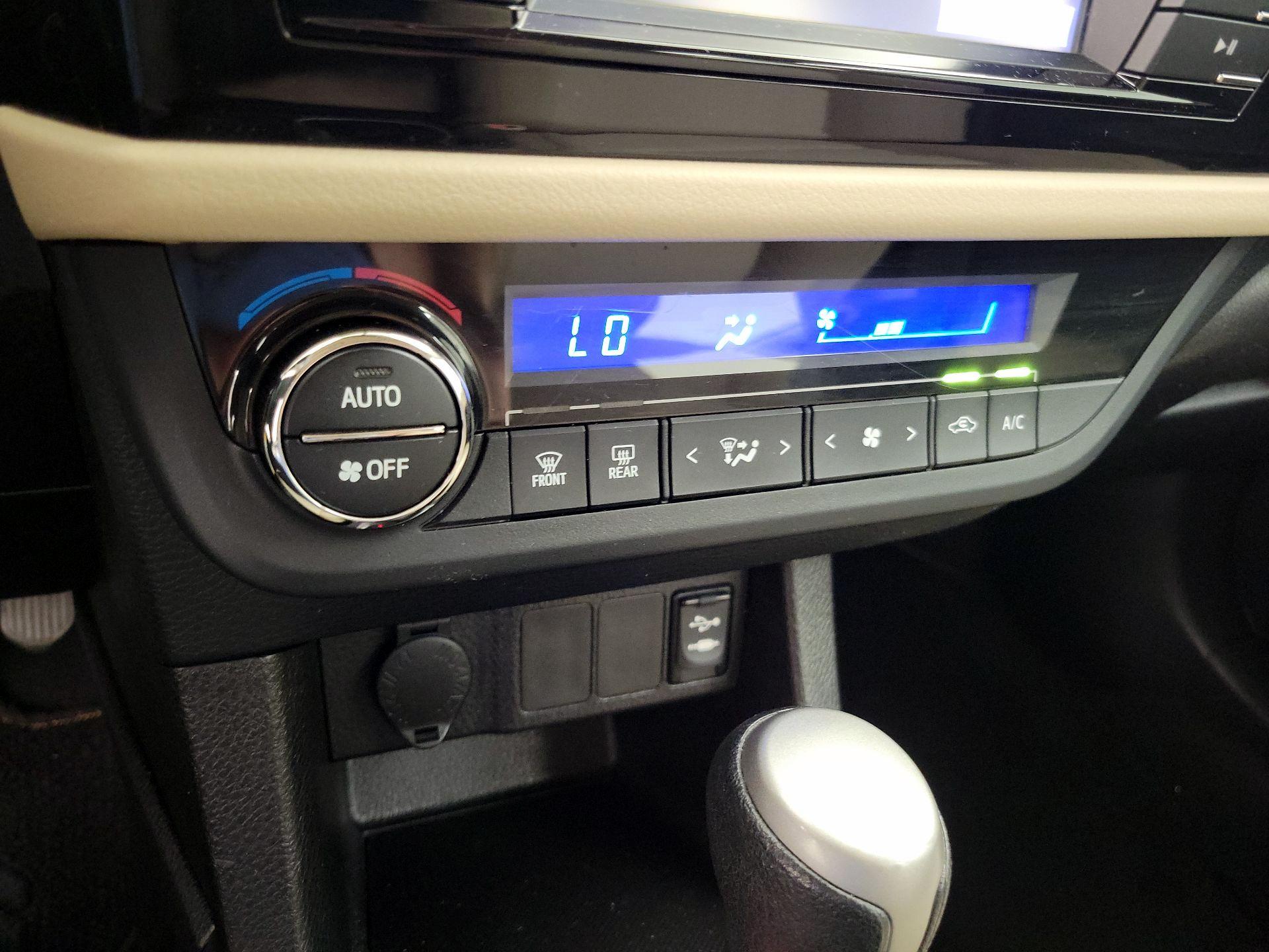 Thumbnail: 2016 Toyota Corolla - 16