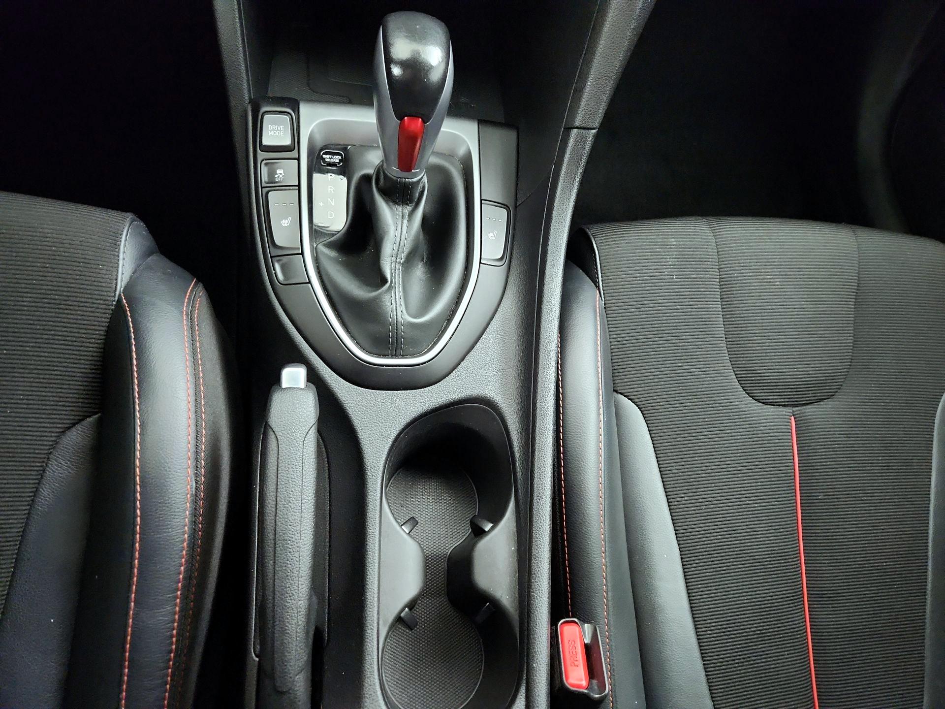 Thumbnail: 2019 Hyundai Veloster - 17
