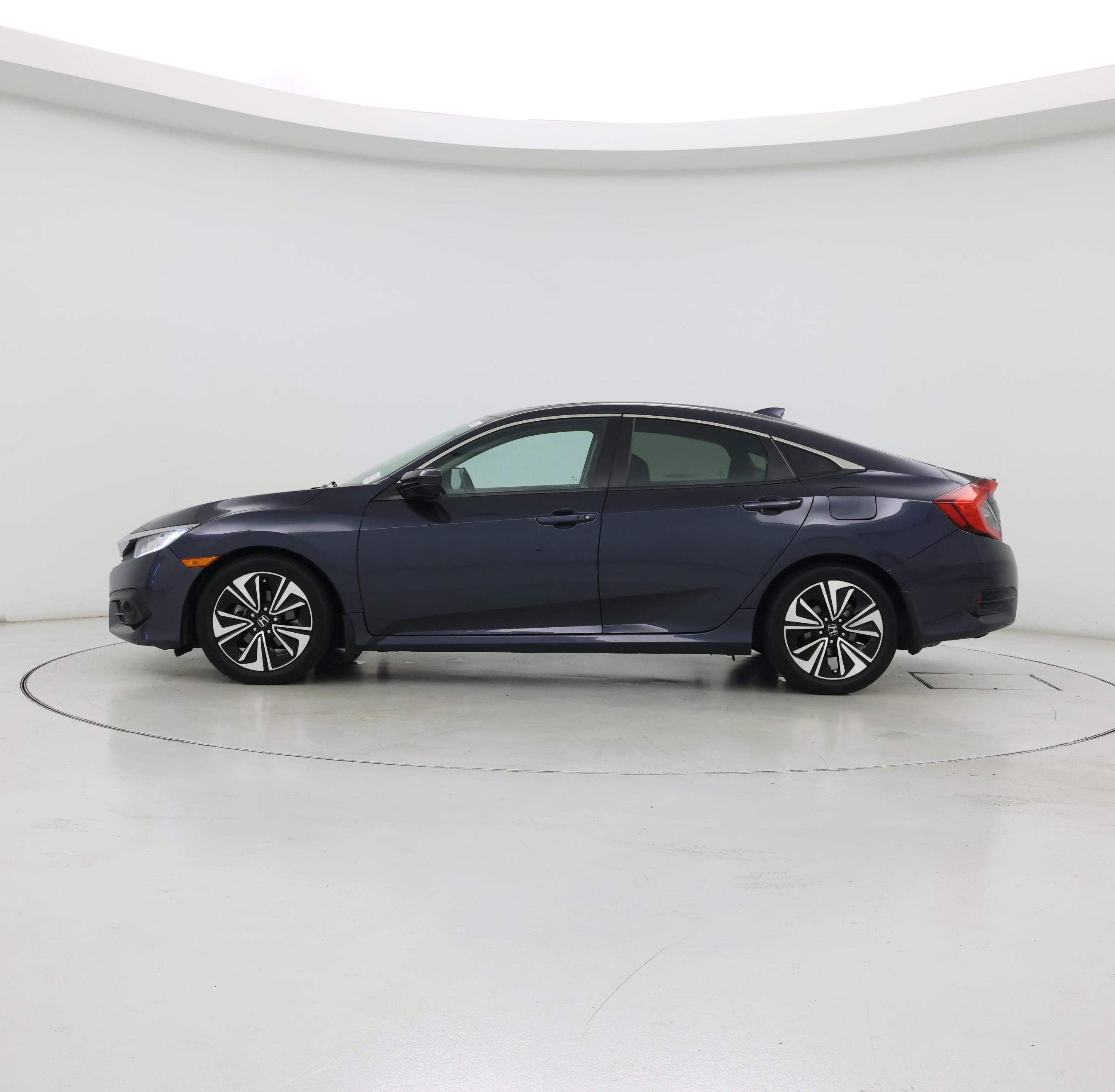 Thumbnail: 2016 Honda Civic - 3