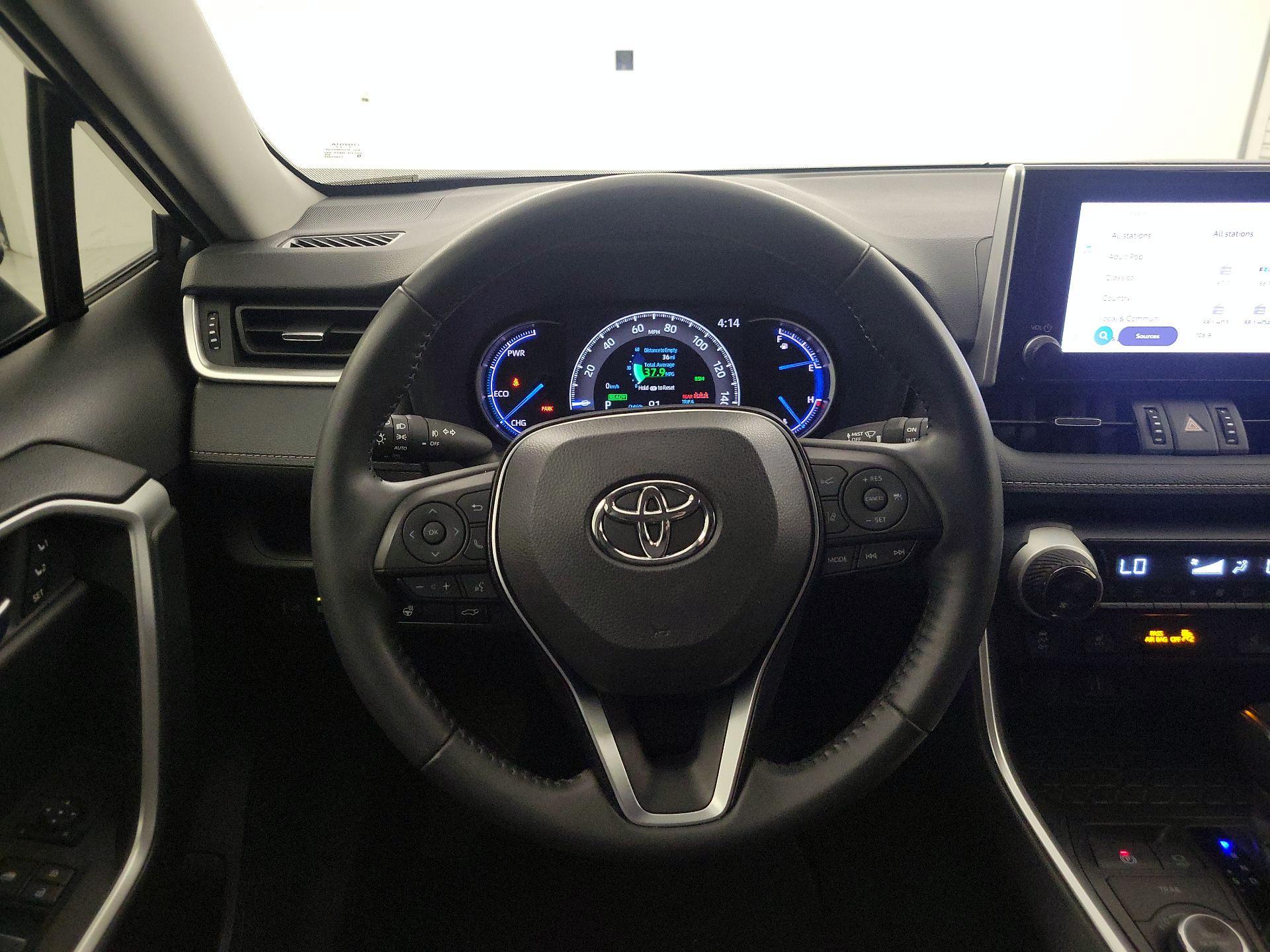 Thumbnail: 2024 Toyota RAV4 - 10