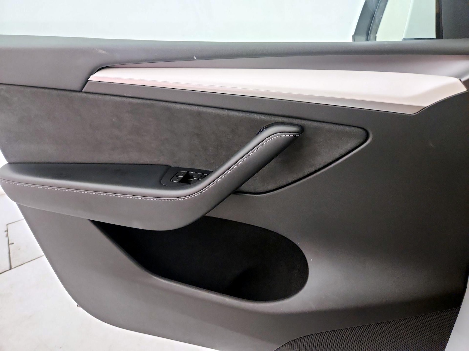 2023 Tesla Model Y Long Range - Photo 13
