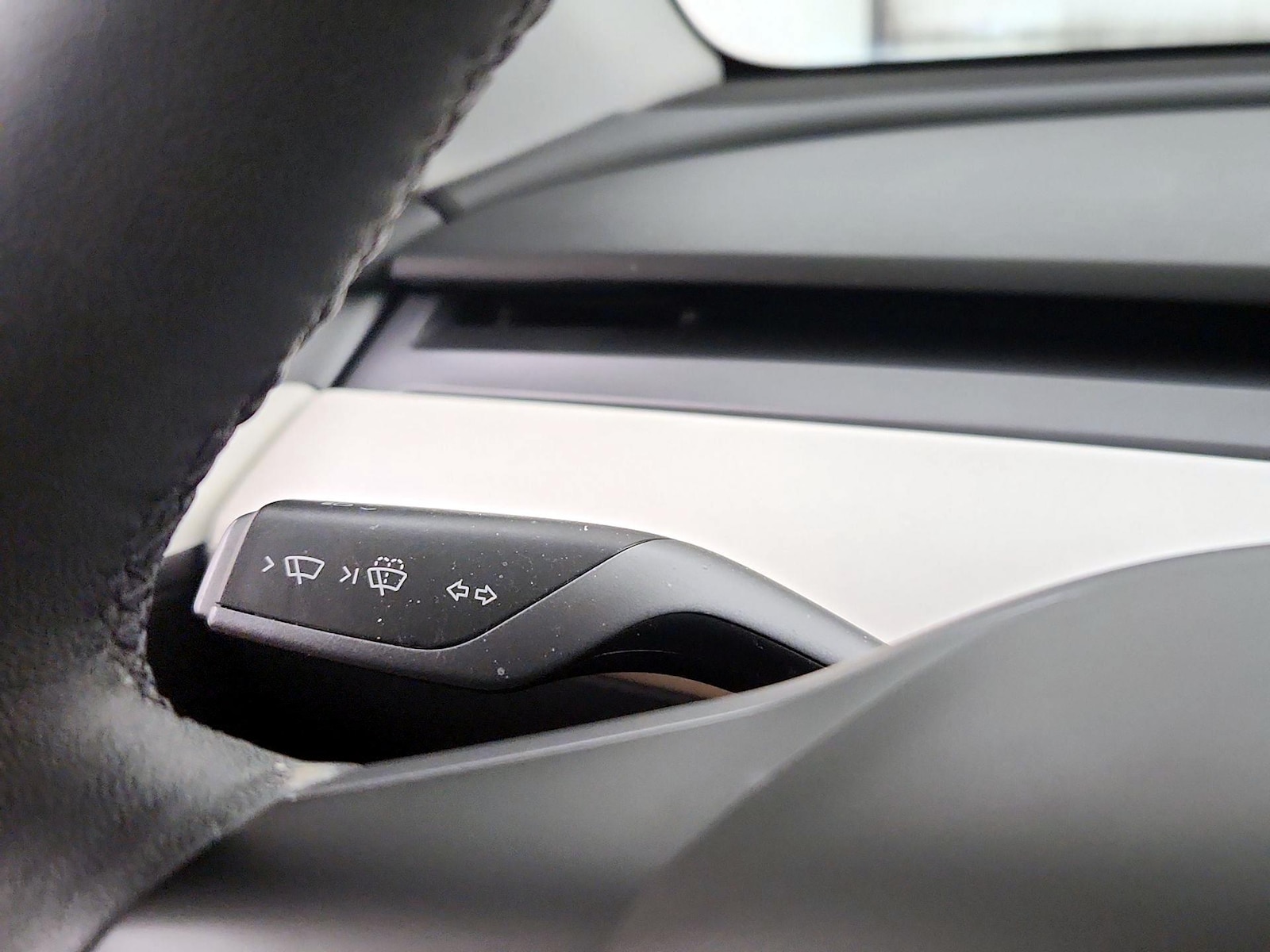 2023 Tesla Model Y Long Range - Photo 14