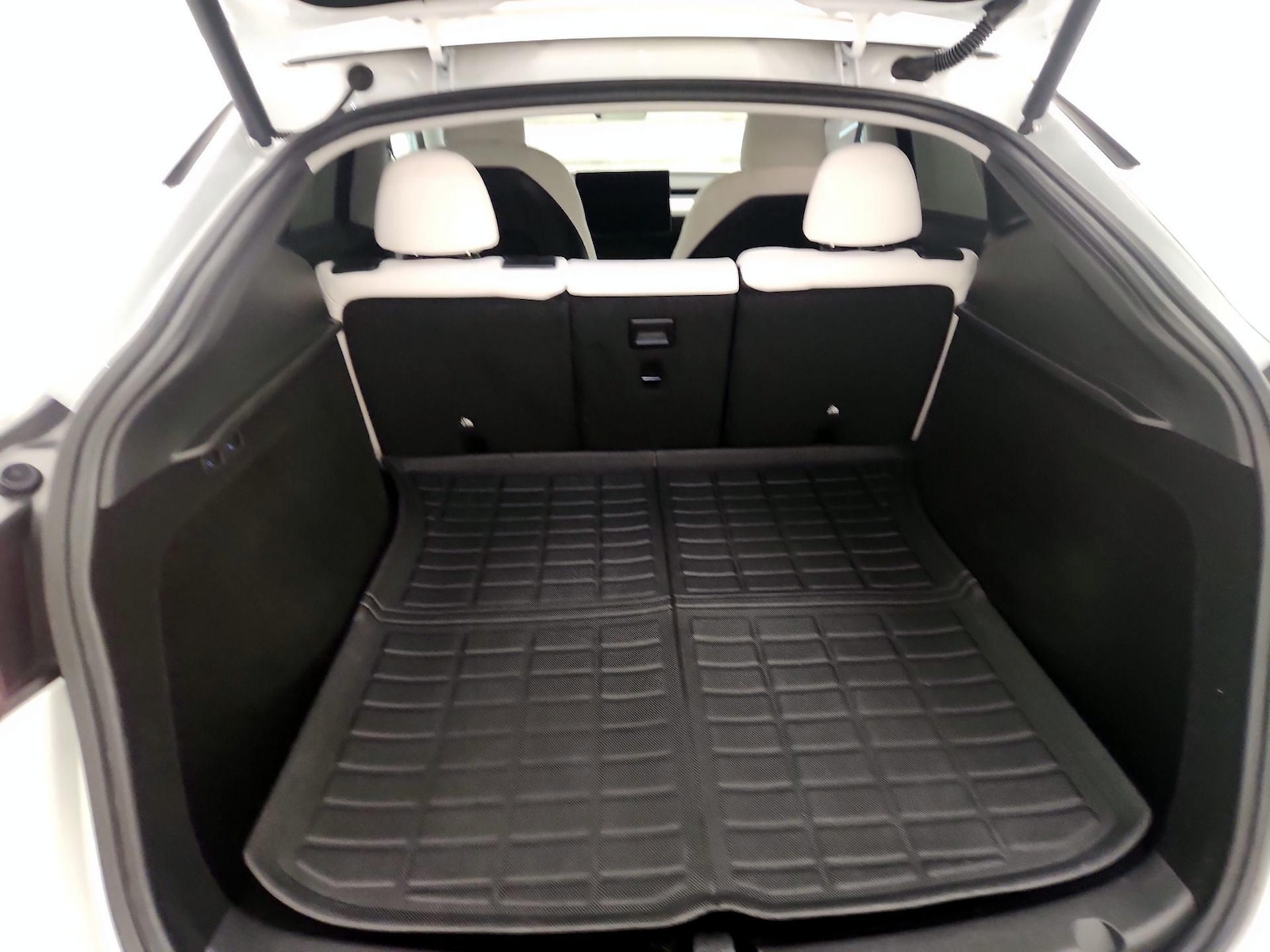 2023 Tesla Model Y Long Range - Photo 22