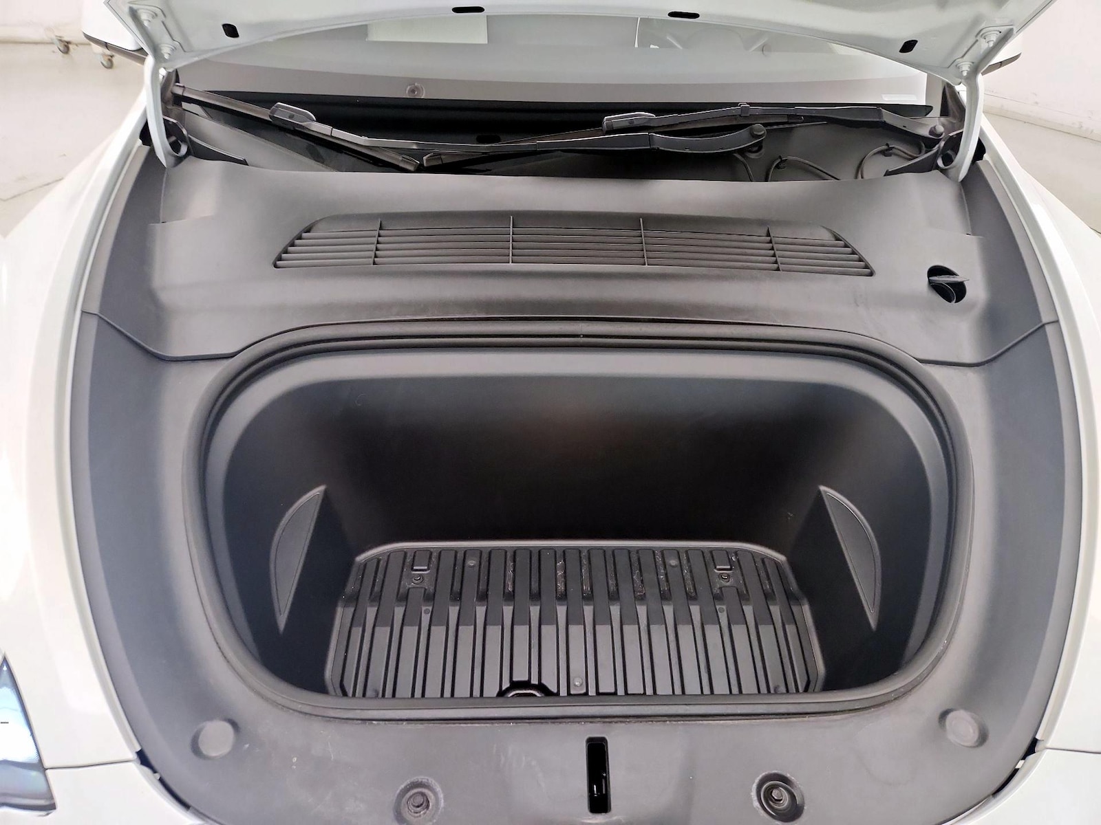 2023 Tesla Model Y Long Range - Photo 23
