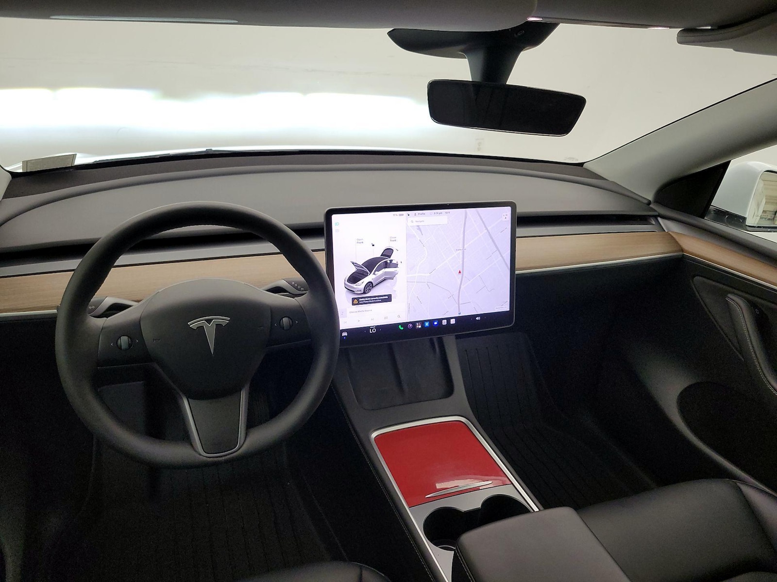 2024 Tesla Model Y Long Range - Photo 10