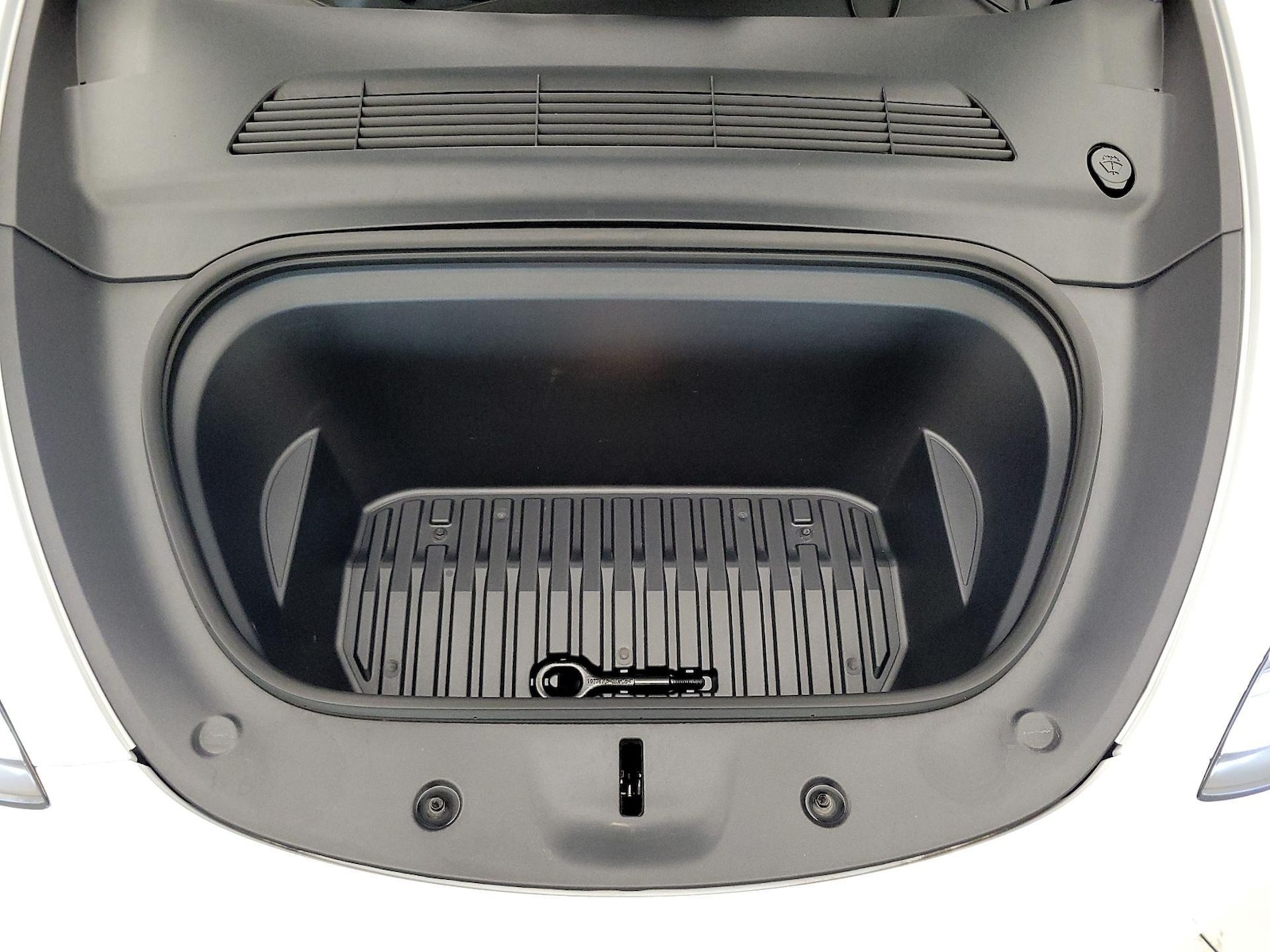 2024 Tesla Model Y Long Range - Photo 21
