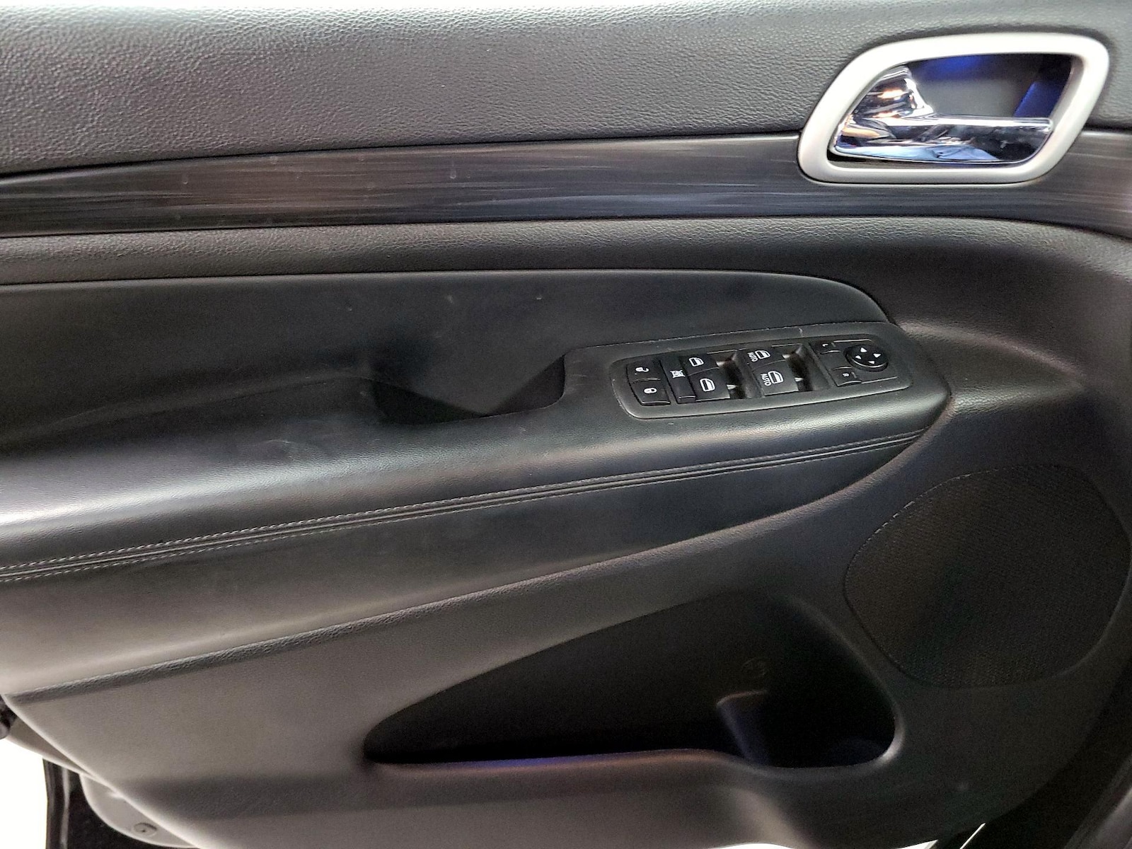 2020 Jeep Grand Cherokee Altitude - Photo 11