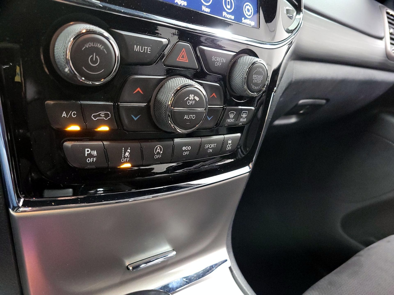 2020 Jeep Grand Cherokee Altitude - Photo 13