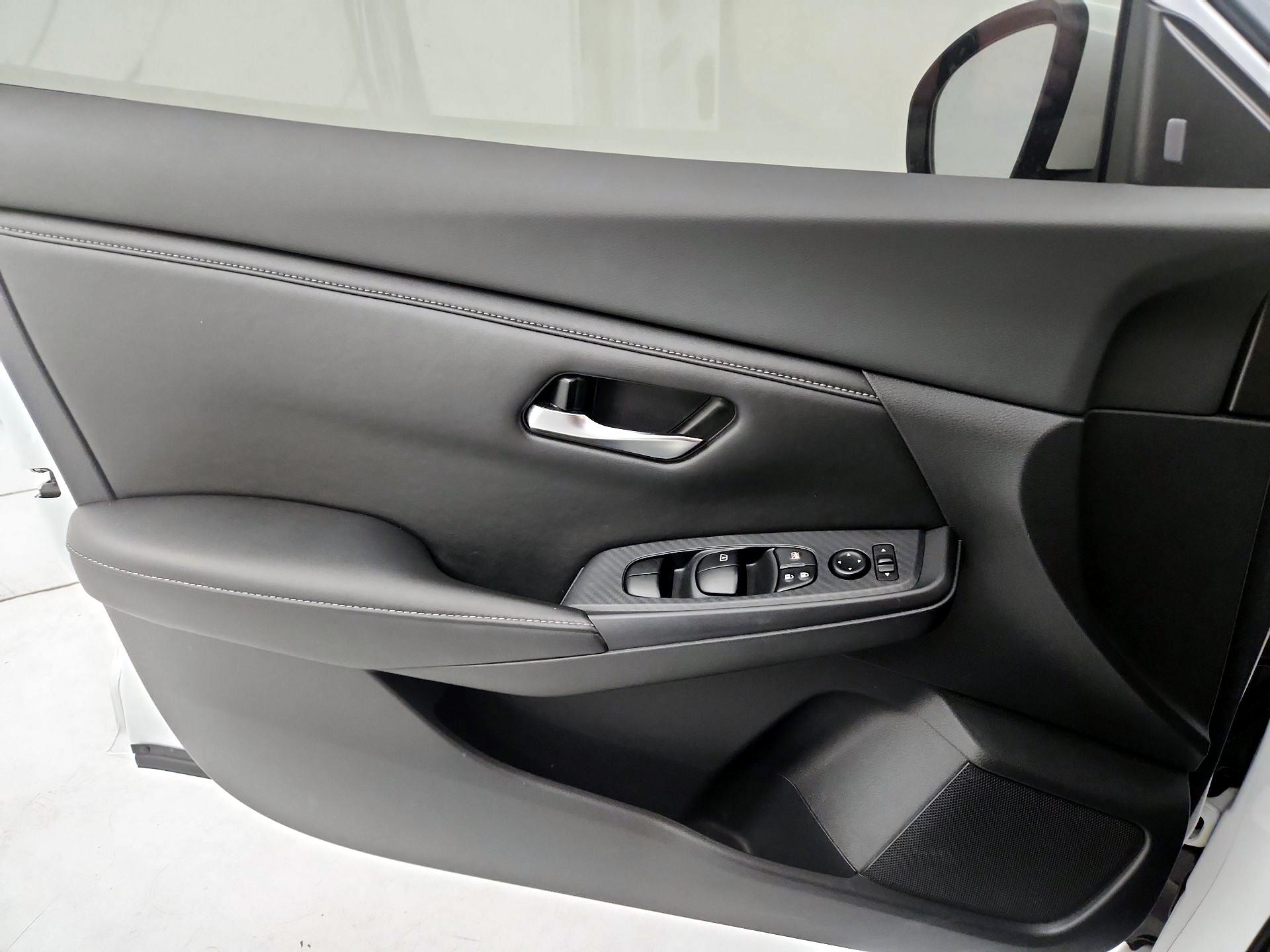 Thumbnail: 2021 Nissan Sentra - 12