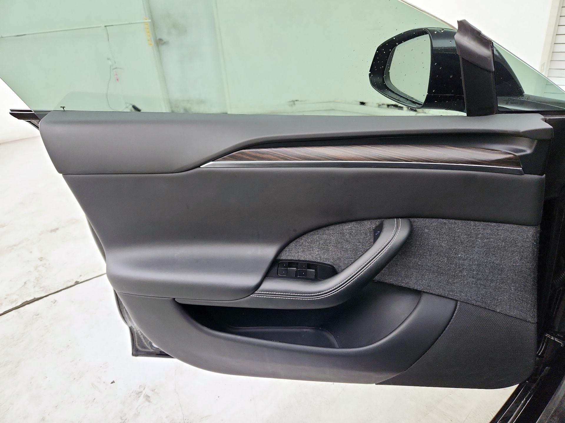 Thumbnail: 2022 Tesla Model S - 12