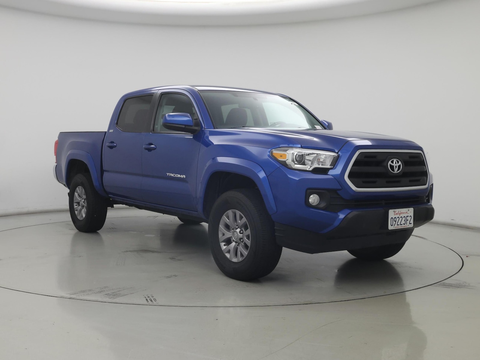 2017 Toyota Tacoma SR5 - Photo 2