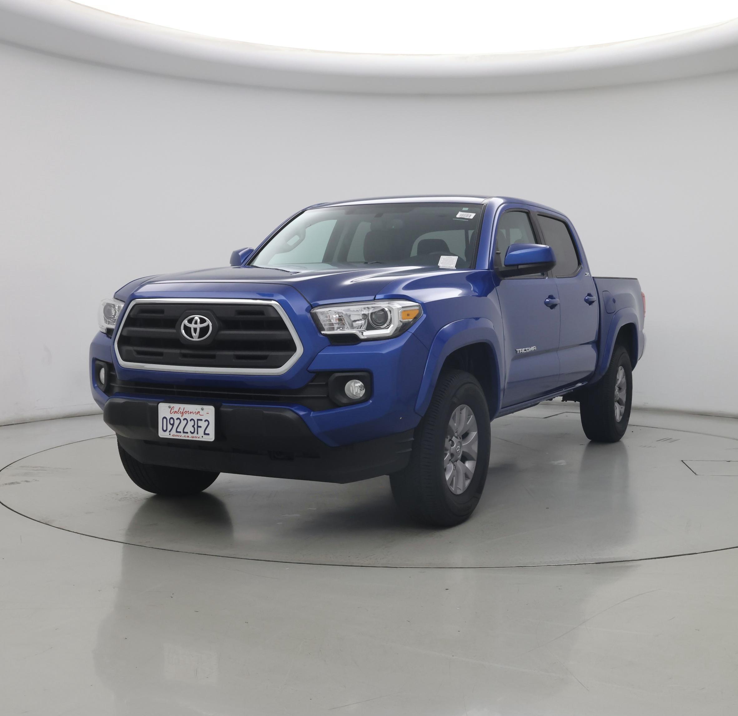 Thumbnail: 2017 Toyota Tacoma - 4