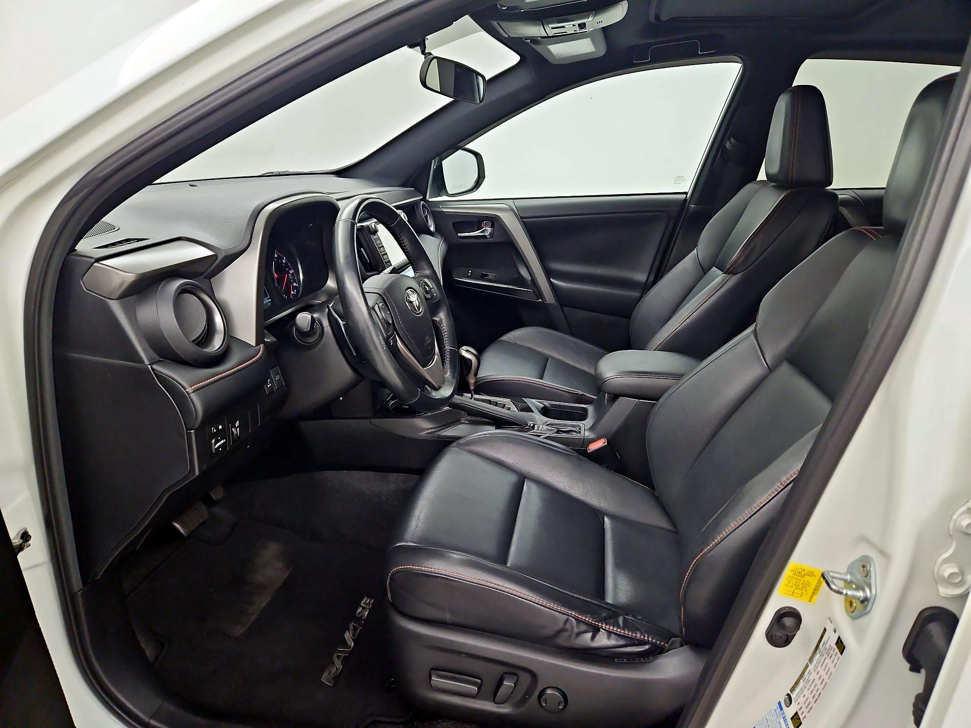 Thumbnail: 2016 Toyota RAV4 - 11