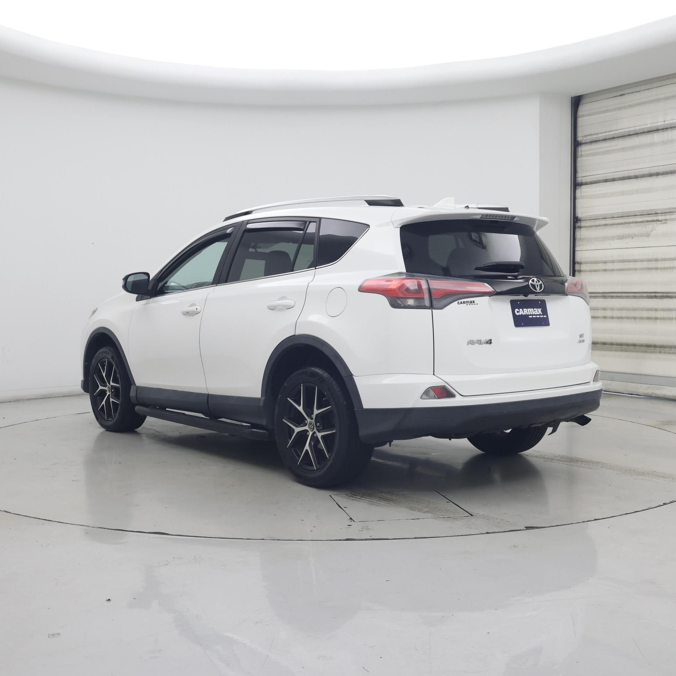 Thumbnail: 2016 Toyota RAV4 - 2