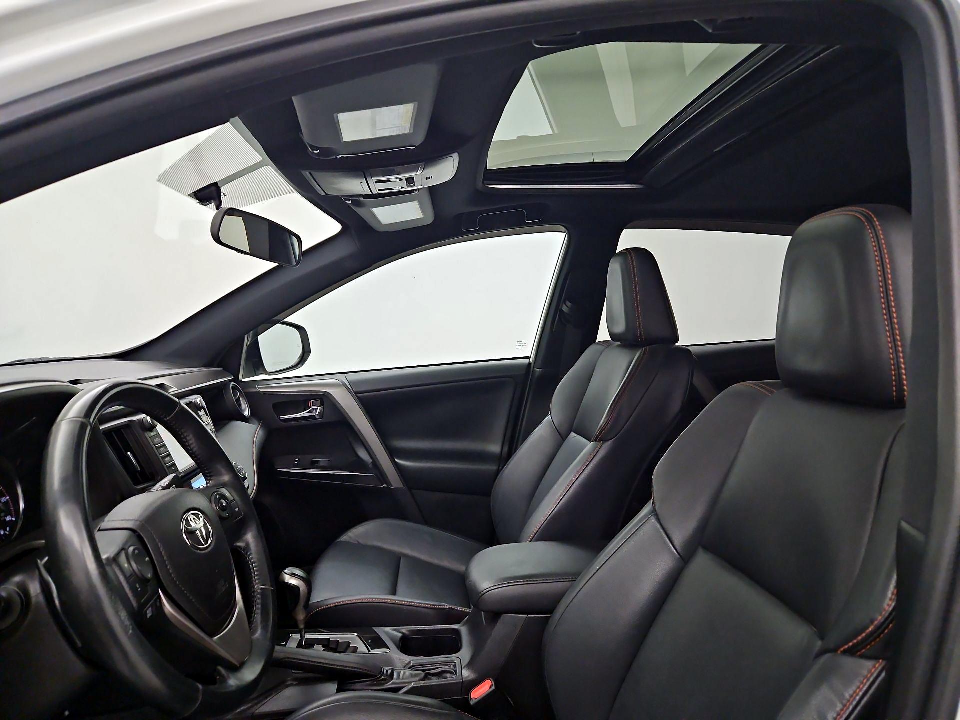 Thumbnail: 2016 Toyota RAV4 - 19