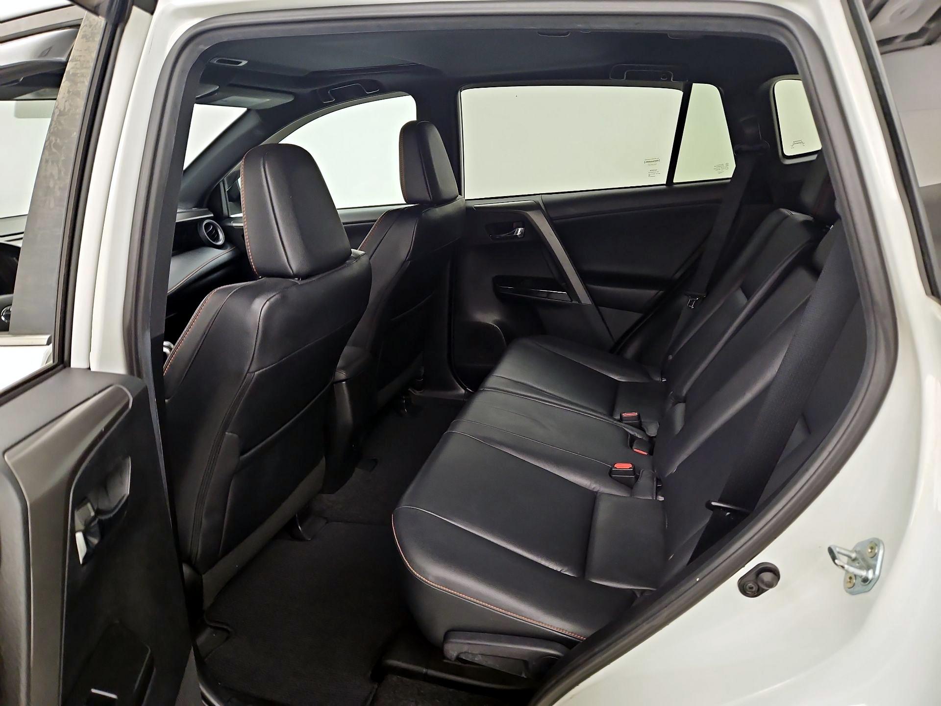 Thumbnail: 2016 Toyota RAV4 - 20