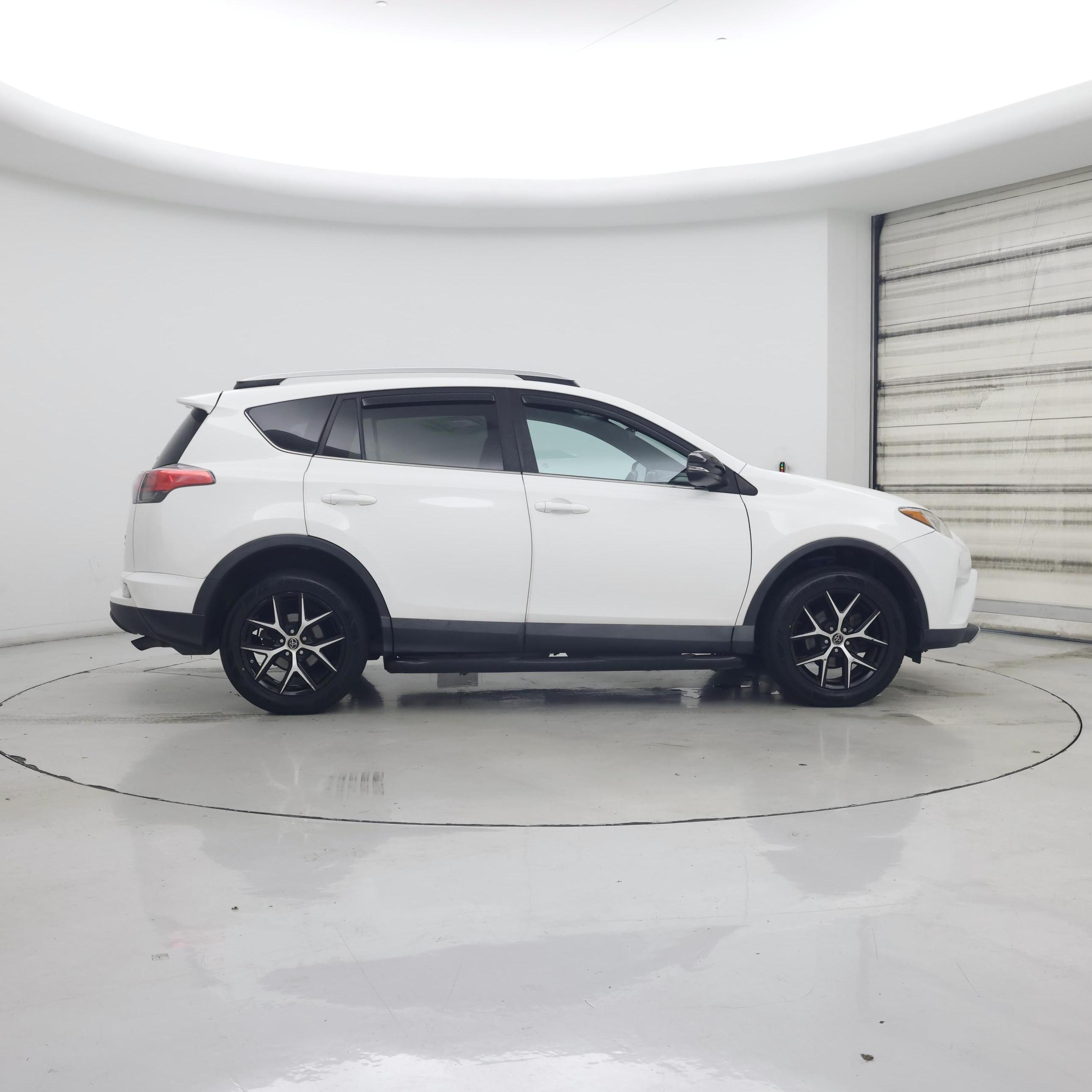 Thumbnail: 2016 Toyota RAV4 - 7