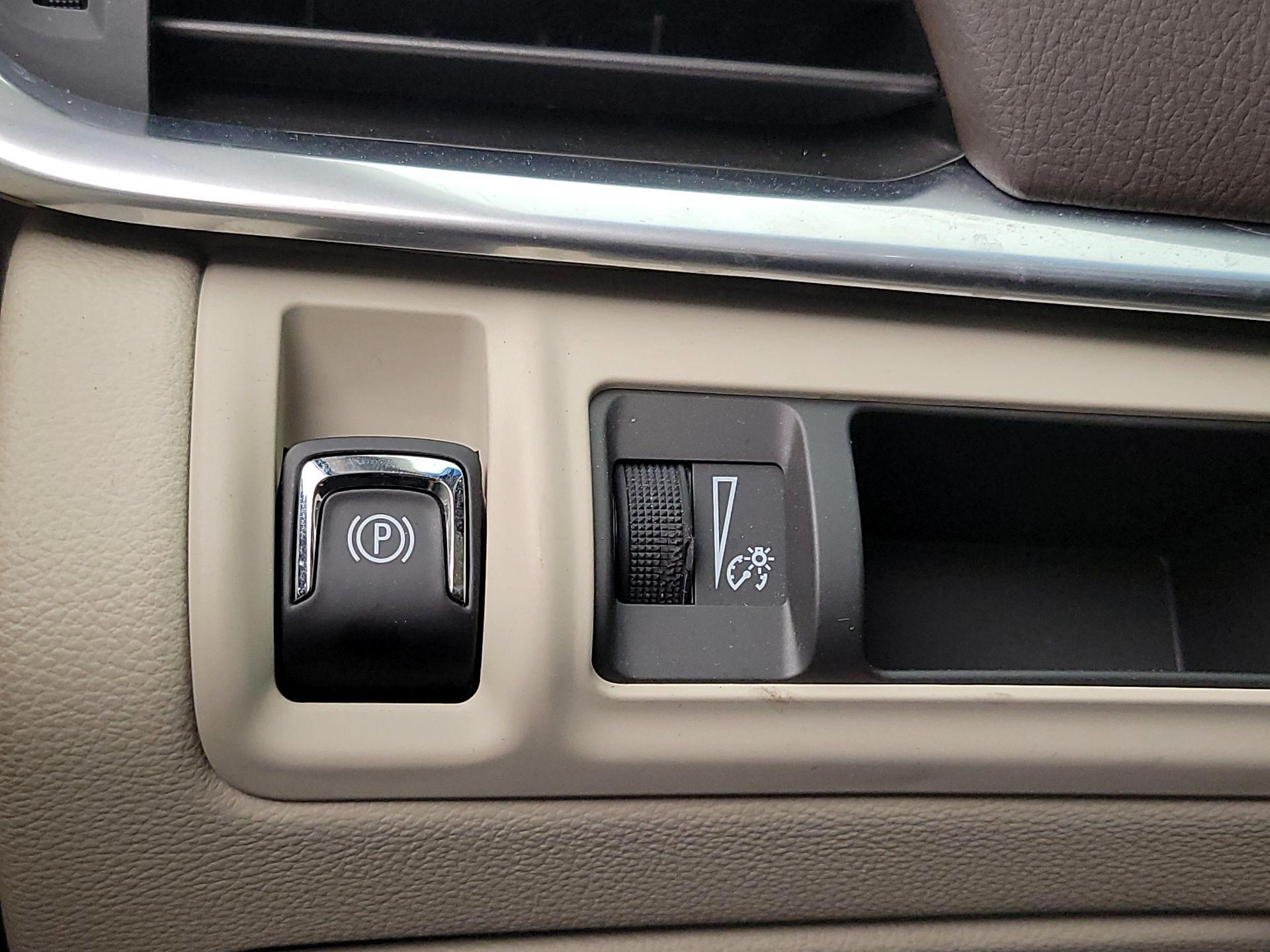 Thumbnail: 2016 Cadillac XTS - 13