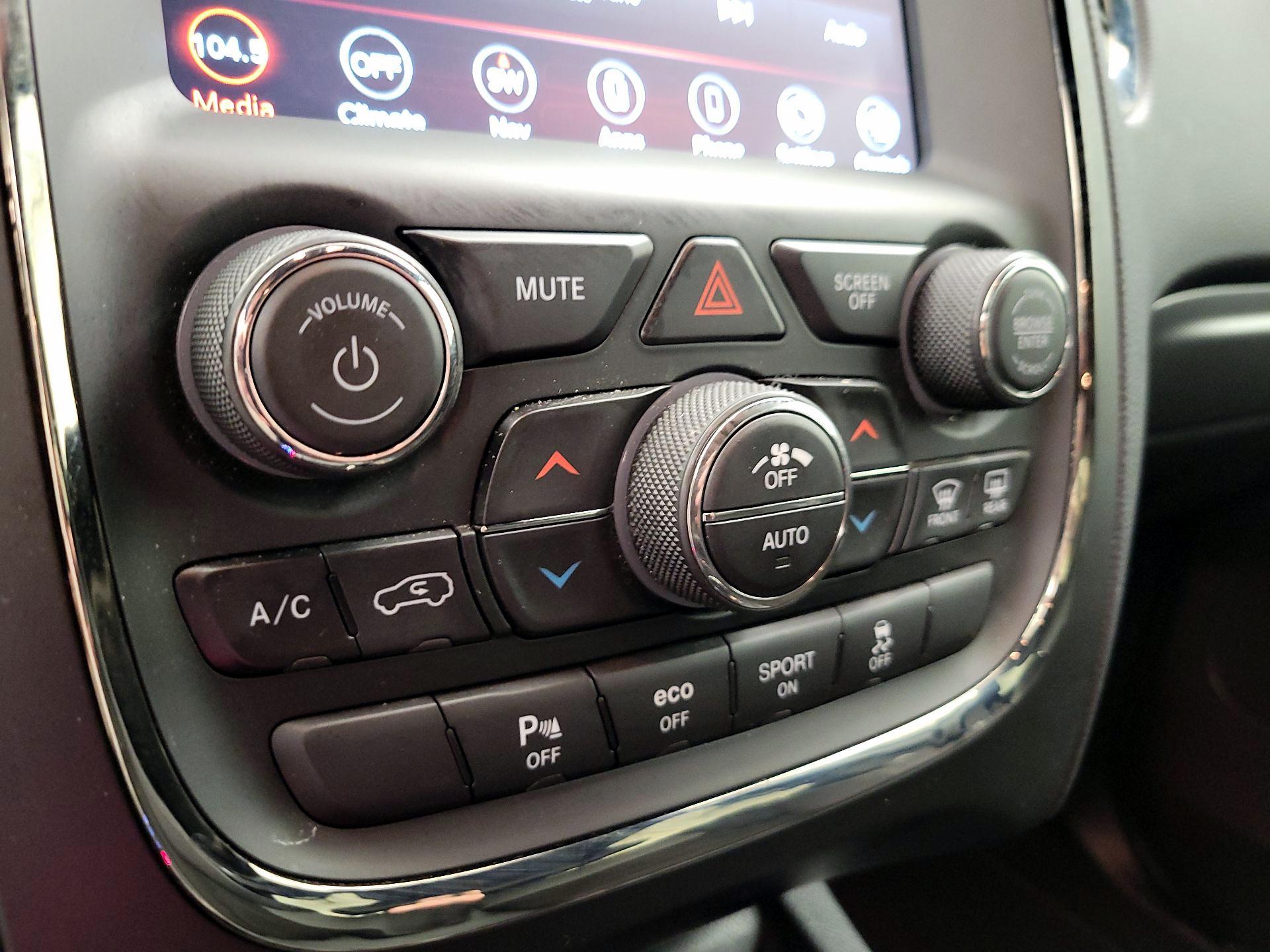 Thumbnail: 2020 Dodge Durango - 17