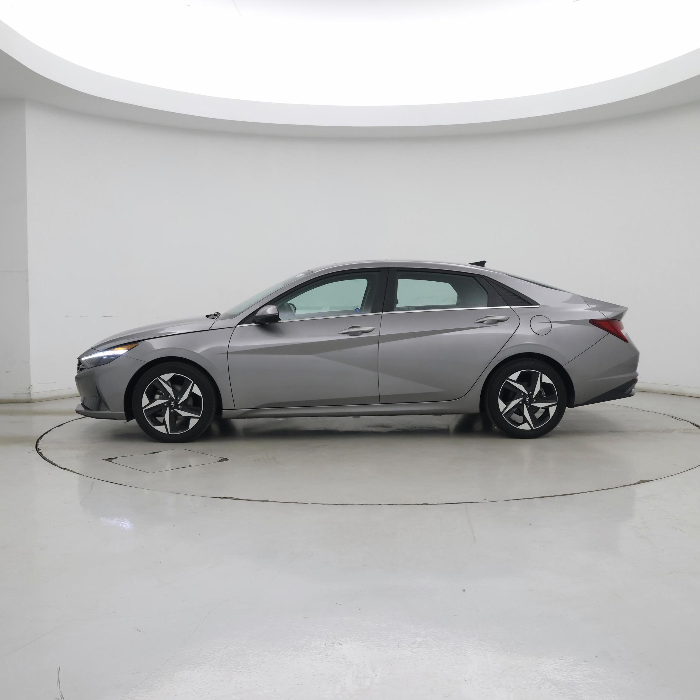 Thumbnail: 2023 Hyundai Elantra - 3