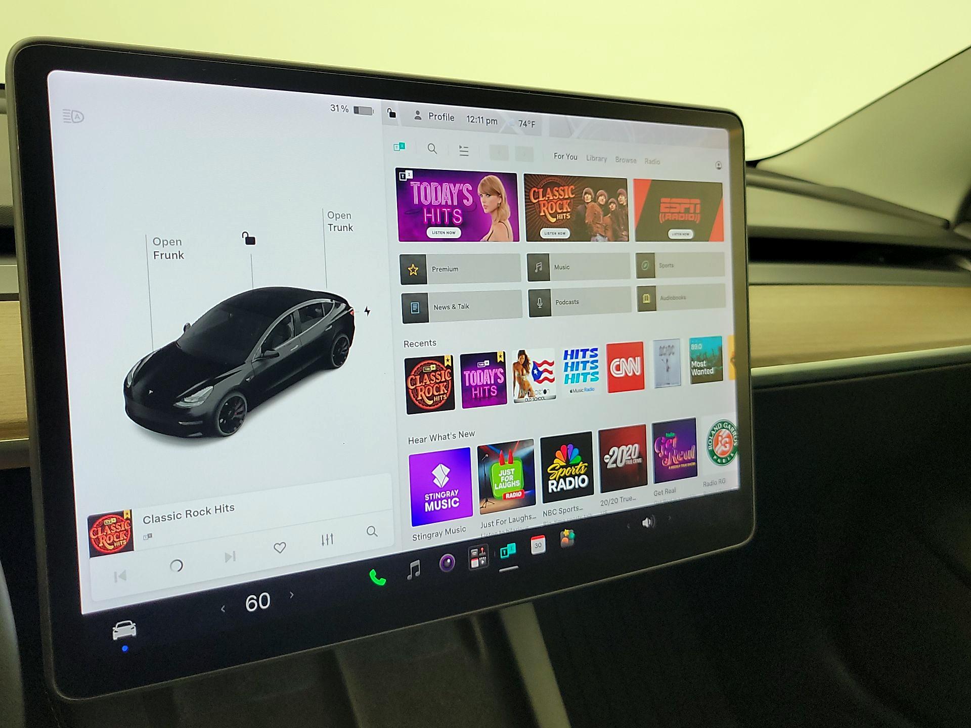 Thumbnail: 2022 Tesla Model 3 - 15