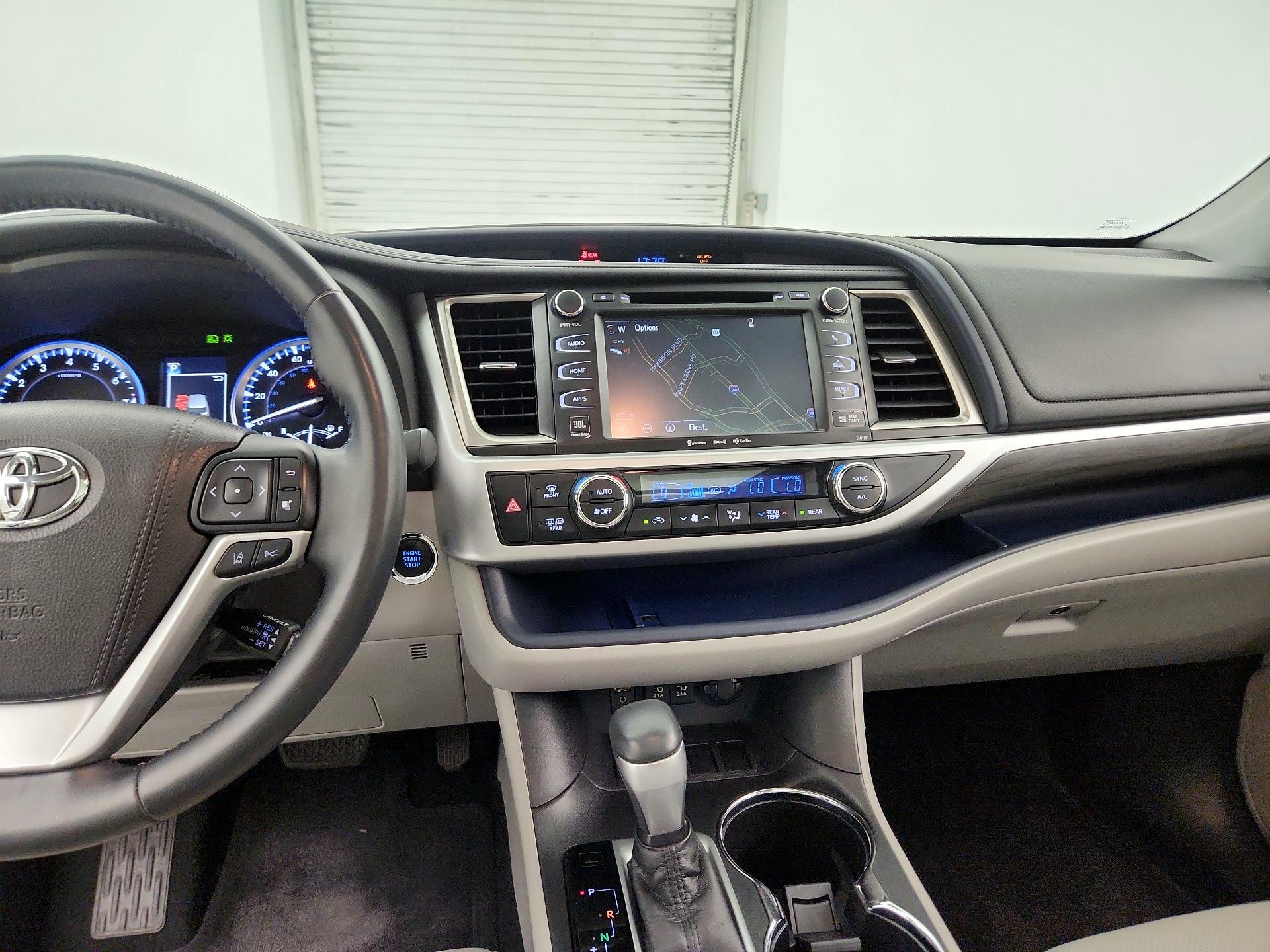 Thumbnail: 2017 Toyota Highlander - 9