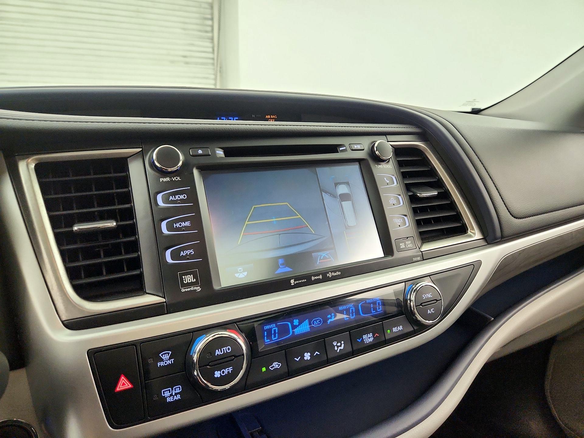 Thumbnail: 2017 Toyota Highlander - 15