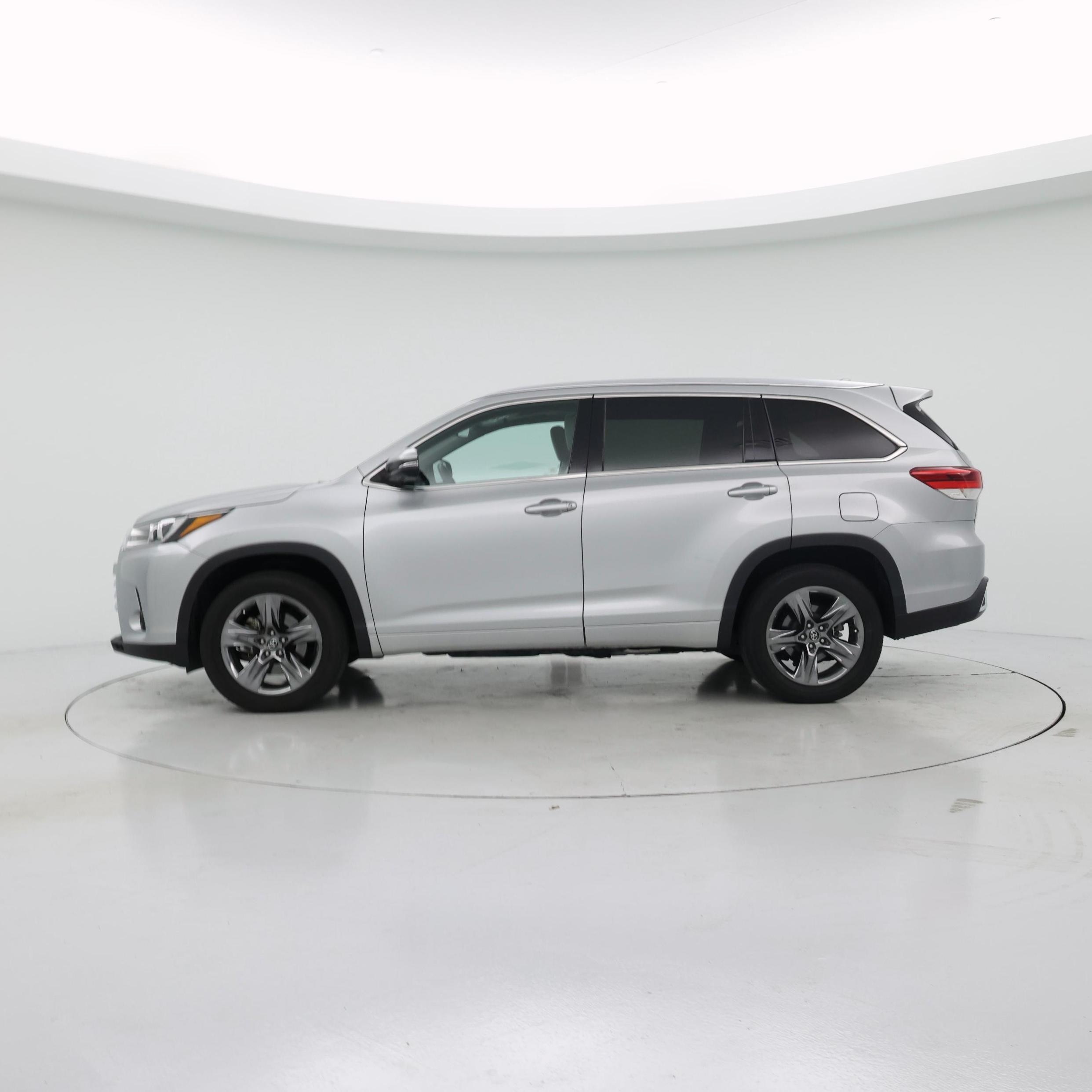 Thumbnail: 2017 Toyota Highlander - 3