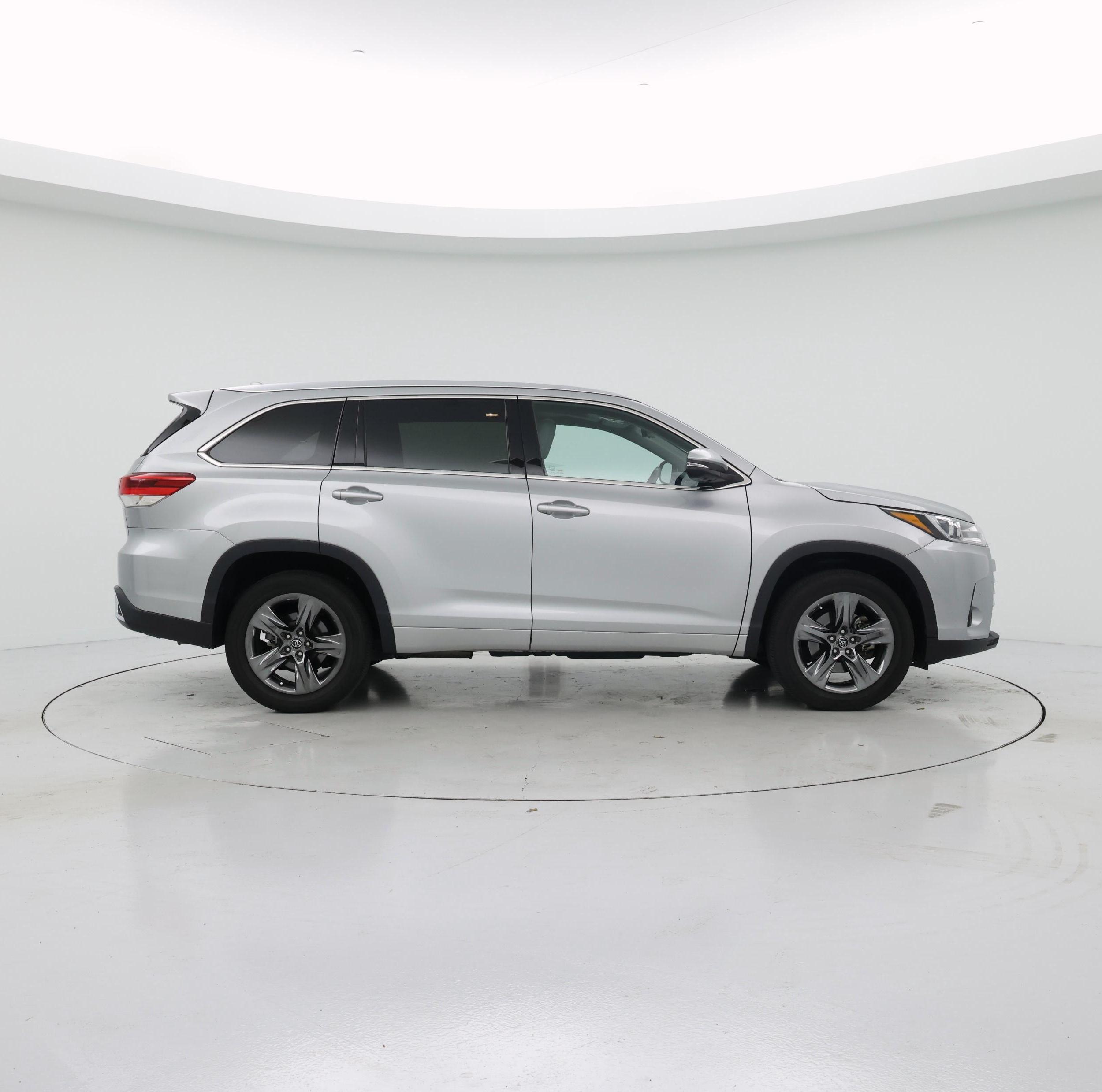 Thumbnail: 2017 Toyota Highlander - 7