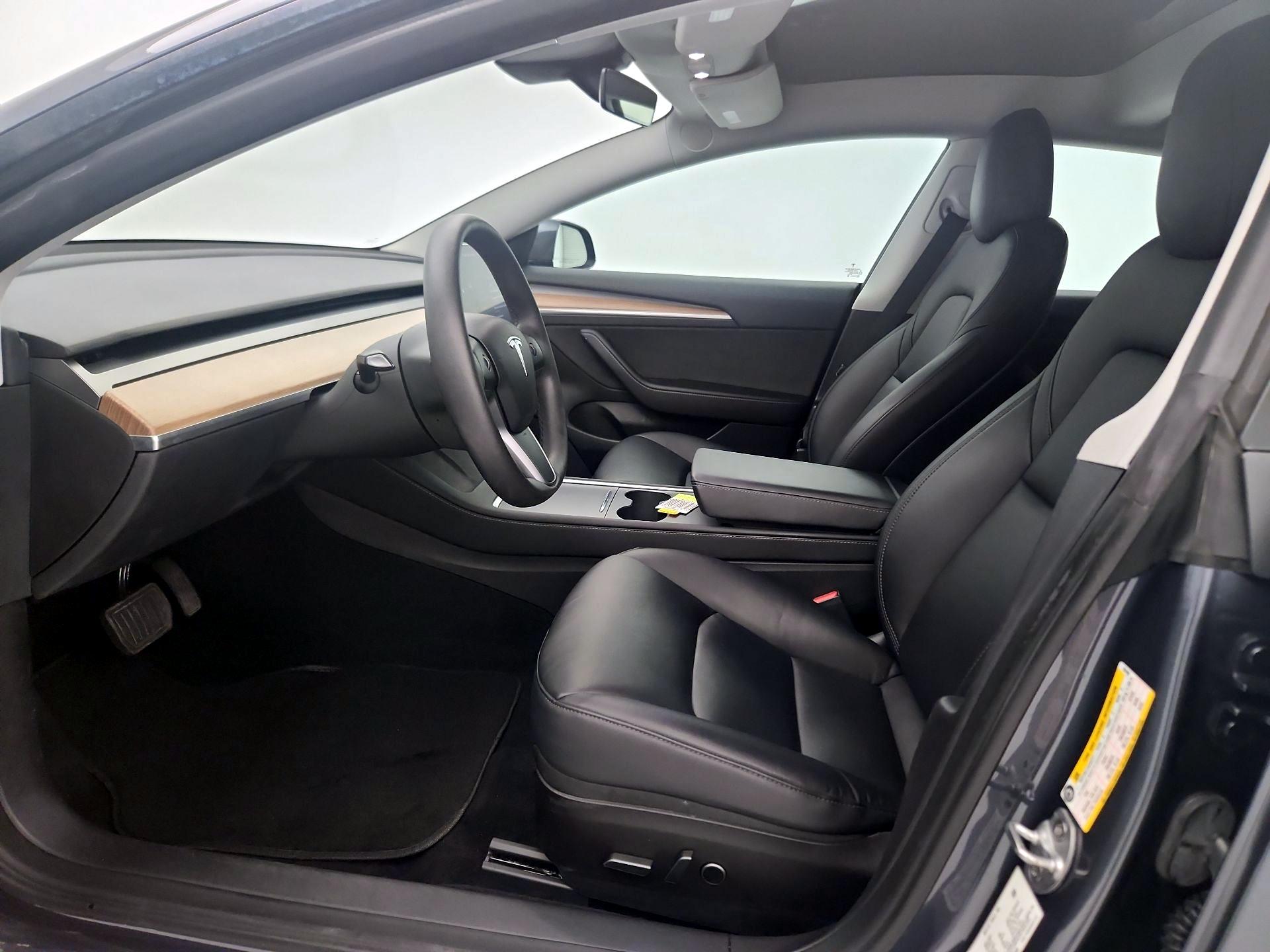 Thumbnail: 2023 Tesla Model 3 - 11
