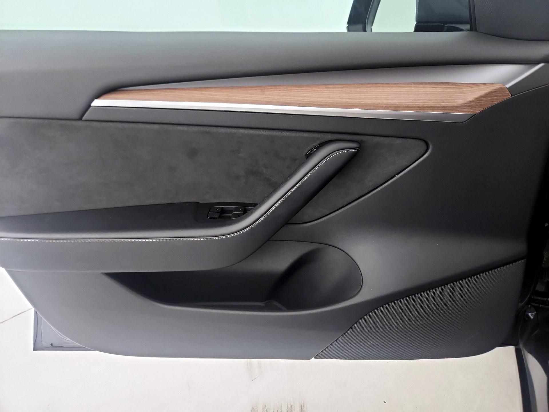 Thumbnail: 2023 Tesla Model 3 - 12
