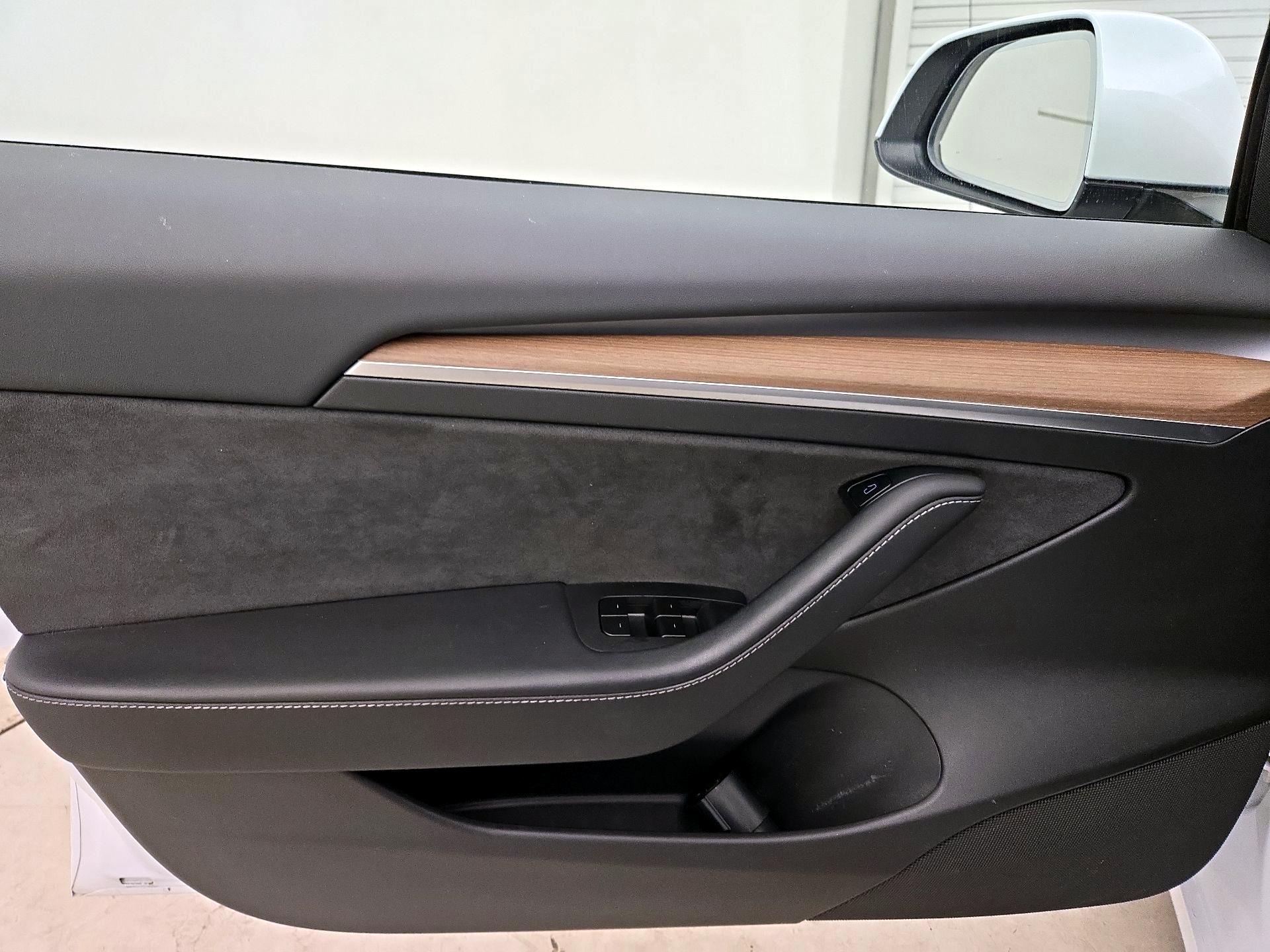 Thumbnail: 2023 Tesla Model 3 - 12