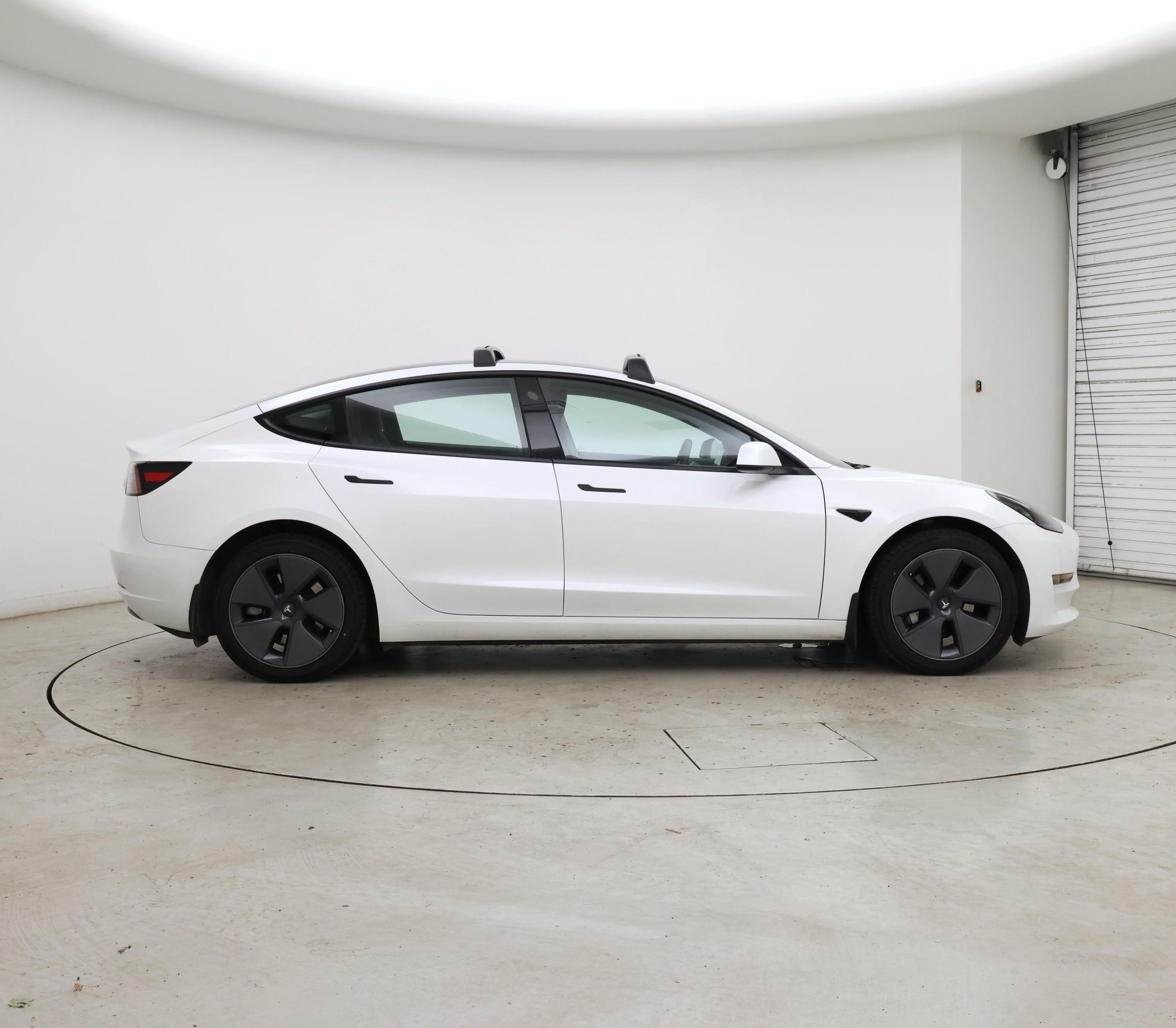 Thumbnail: 2023 Tesla Model 3 - 7