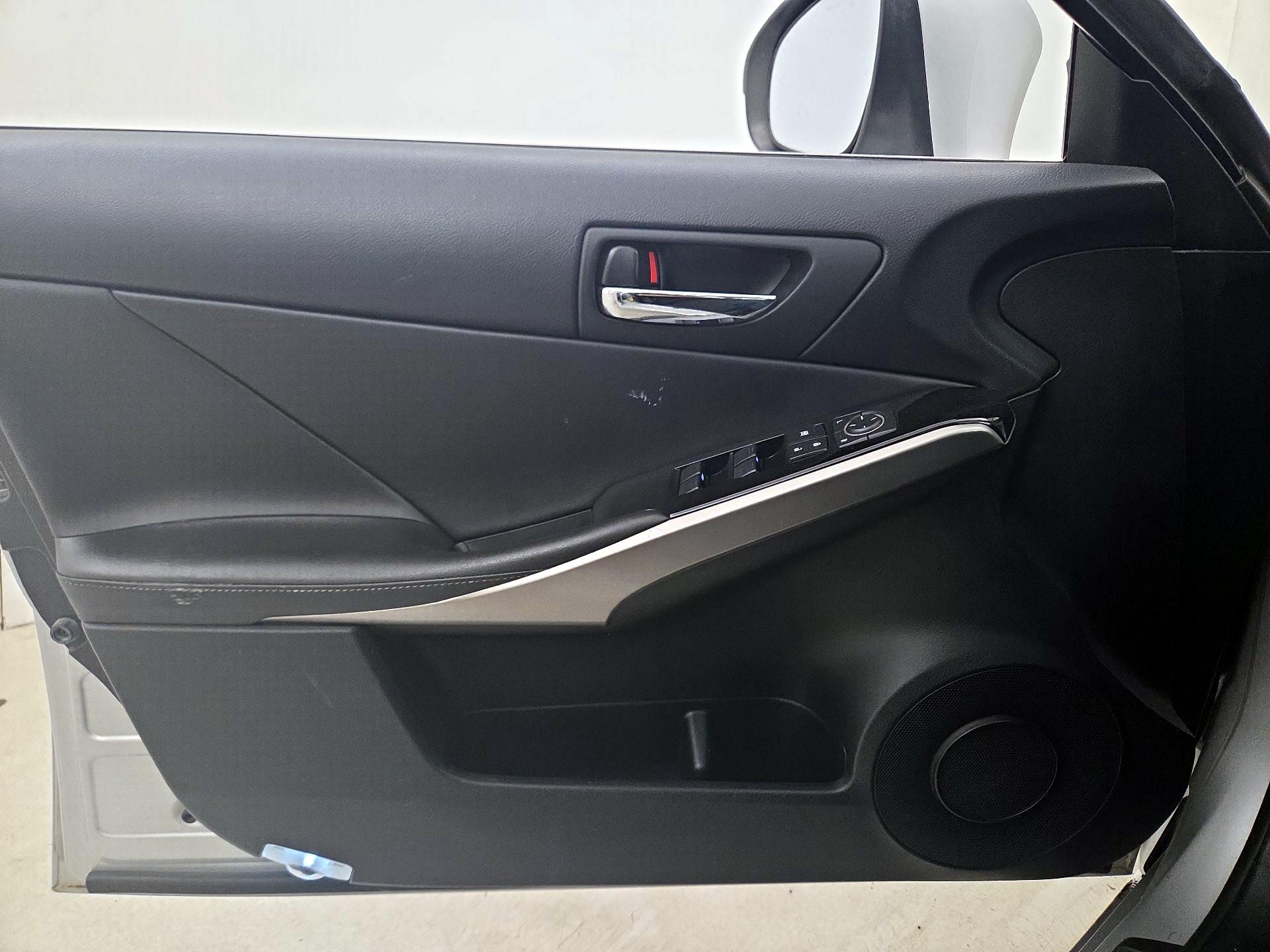 Thumbnail: 2015 Lexus IS - 10