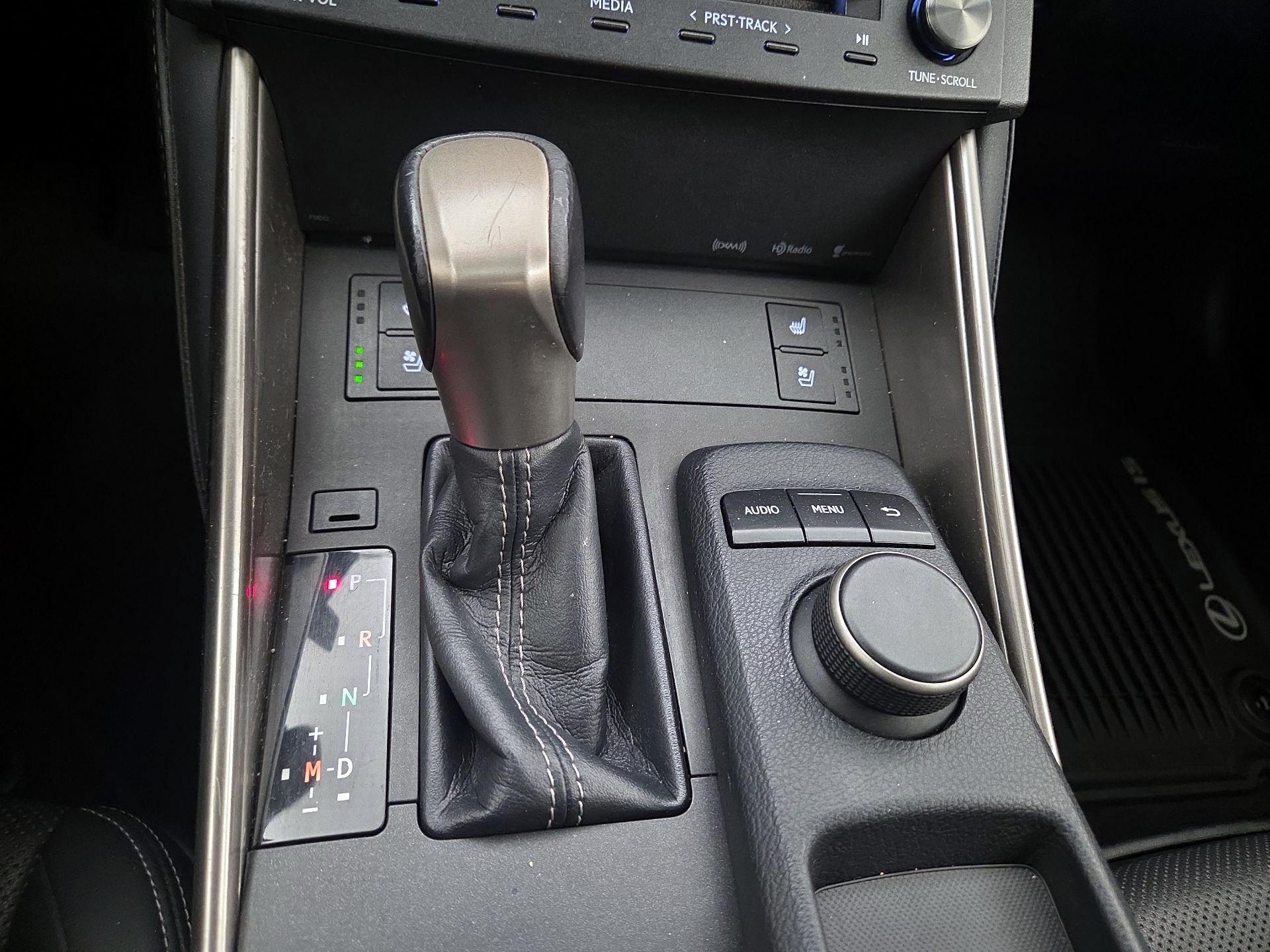 Thumbnail: 2015 Lexus IS - 15