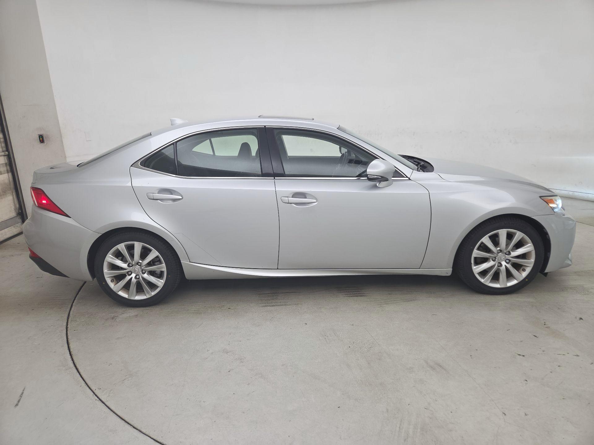 Thumbnail: 2015 Lexus IS - 4
