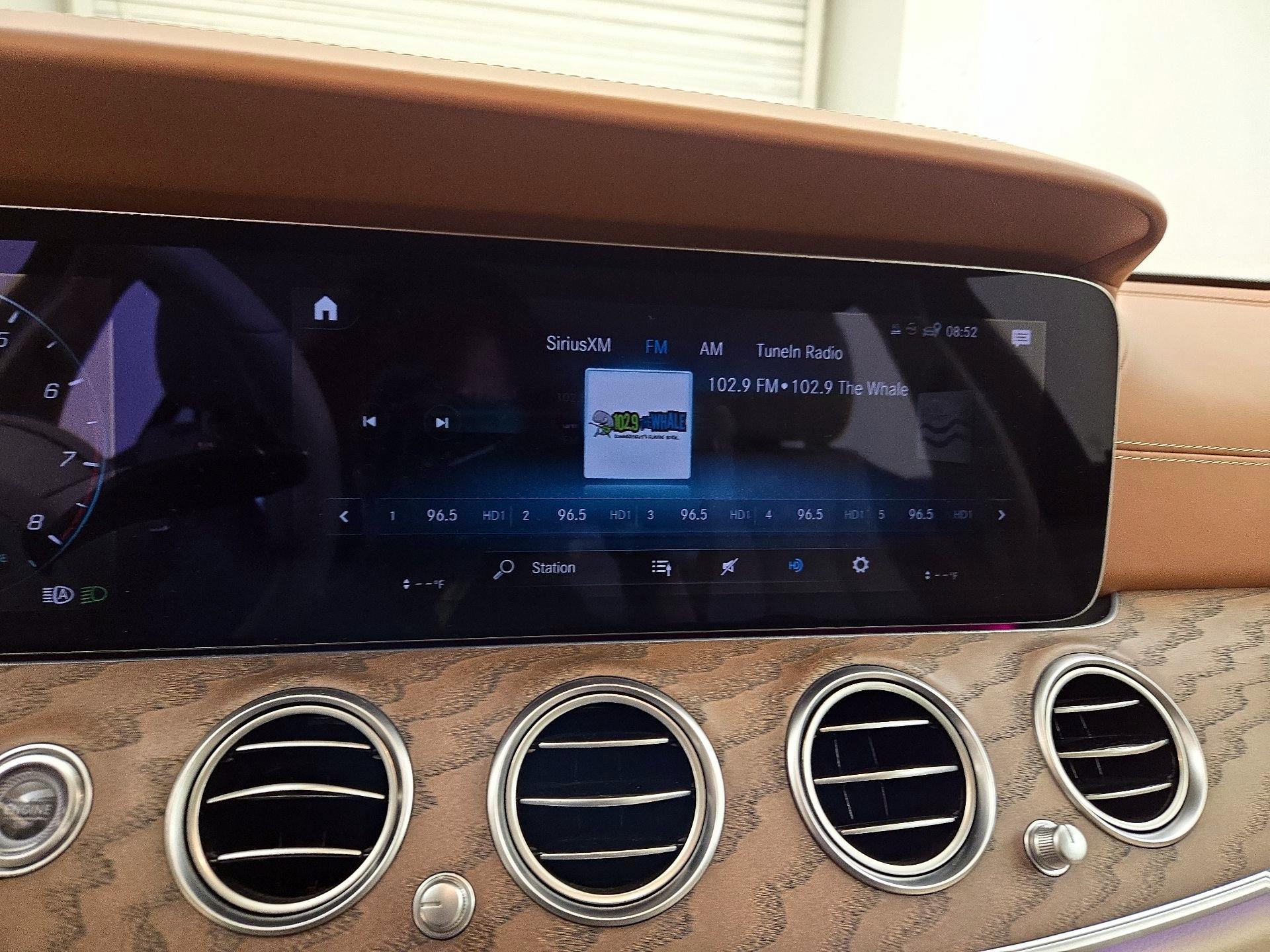 Thumbnail: 2022 Mercedes-Benz E-Class - 16