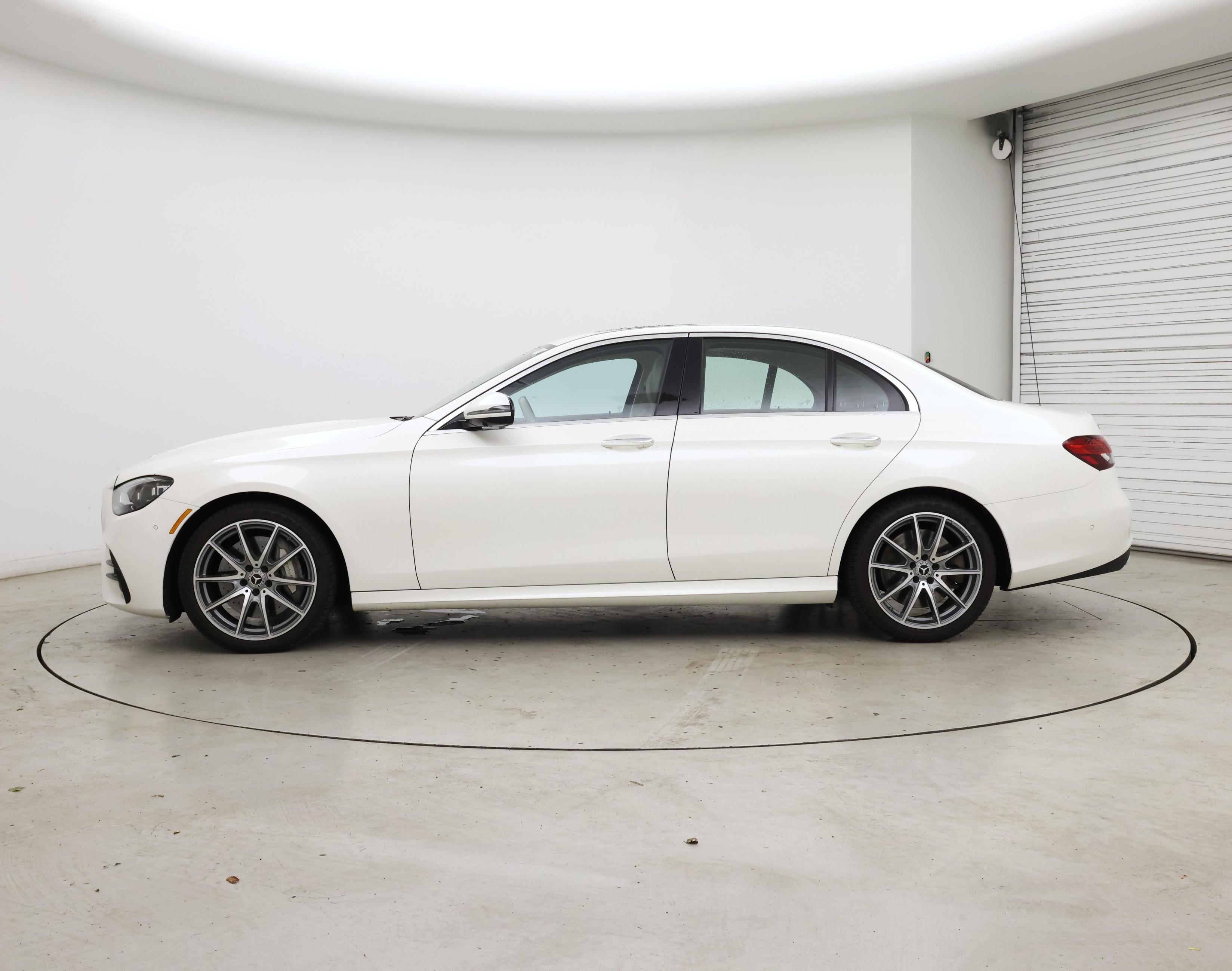 Thumbnail: 2022 Mercedes-Benz E-Class - 3