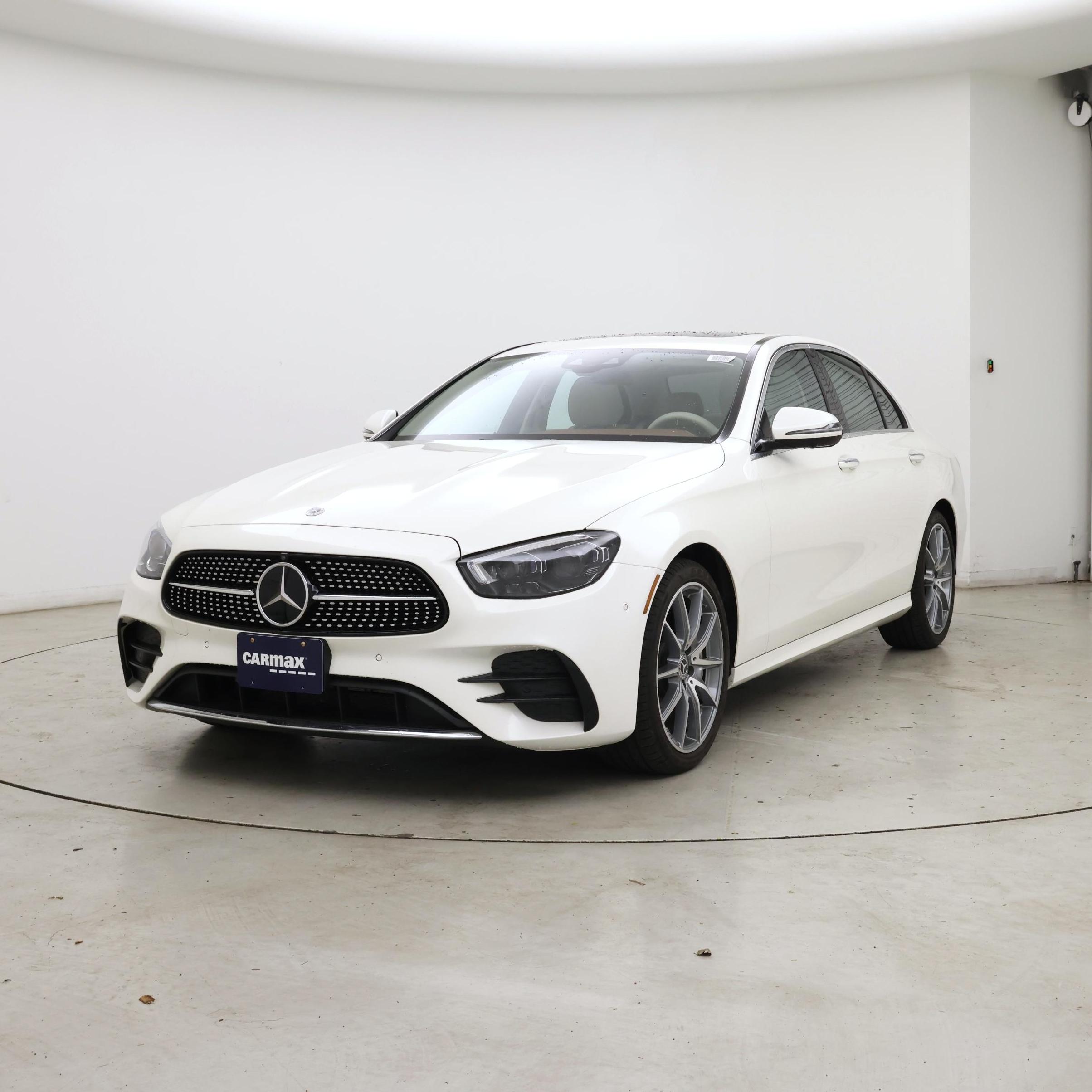 Thumbnail: 2022 Mercedes-Benz E-Class - 4