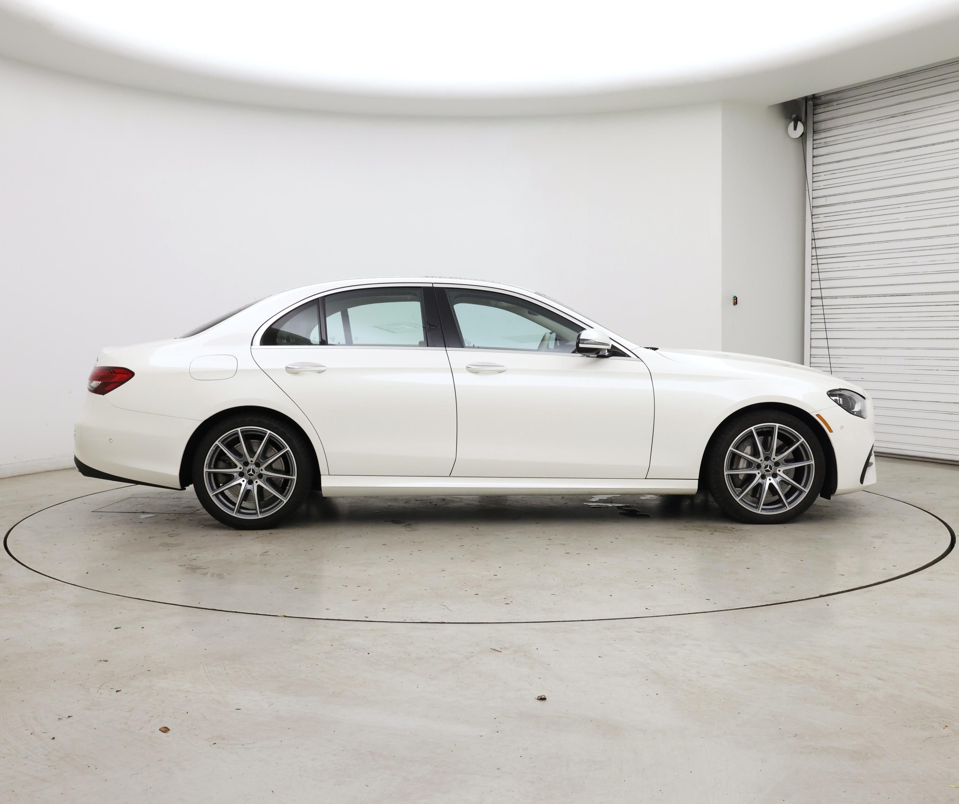 Thumbnail: 2022 Mercedes-Benz E-Class - 7