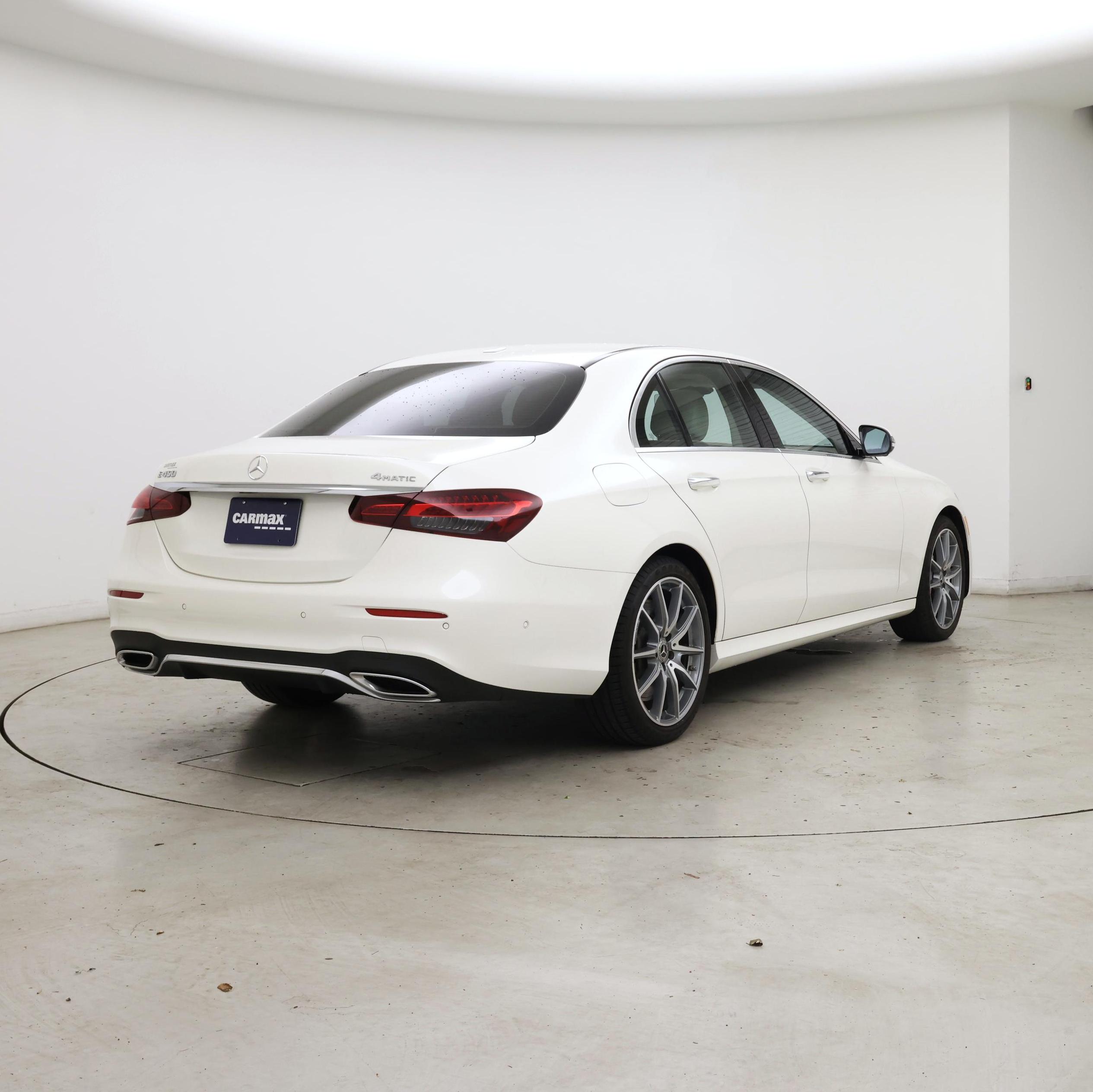 Thumbnail: 2022 Mercedes-Benz E-Class - 8
