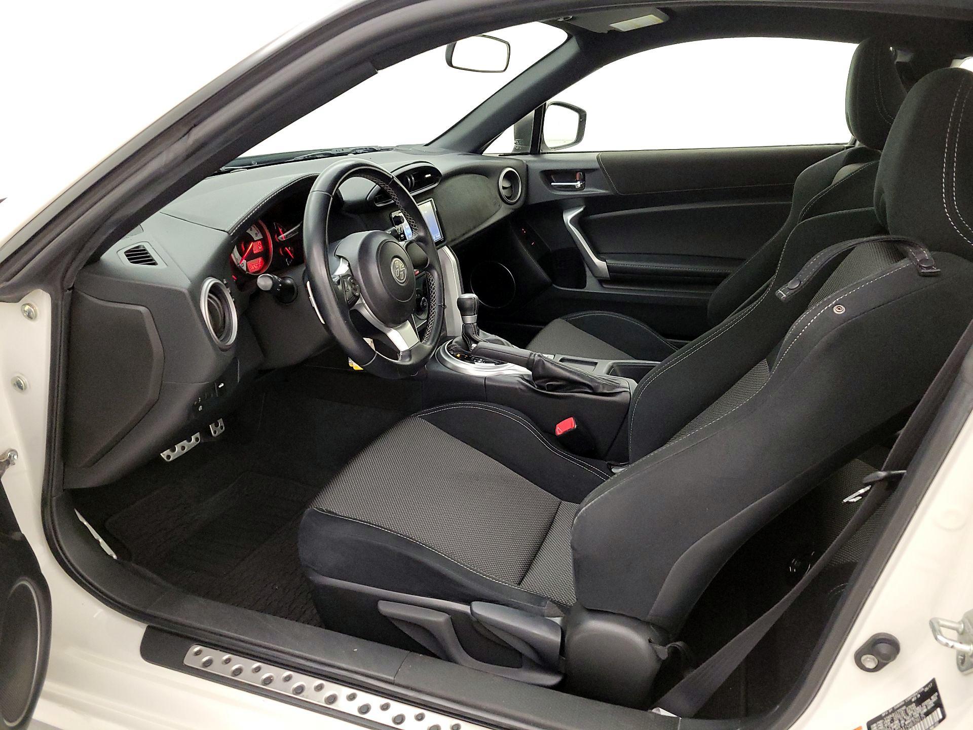 Thumbnail: 2017 Toyota 86 - 11