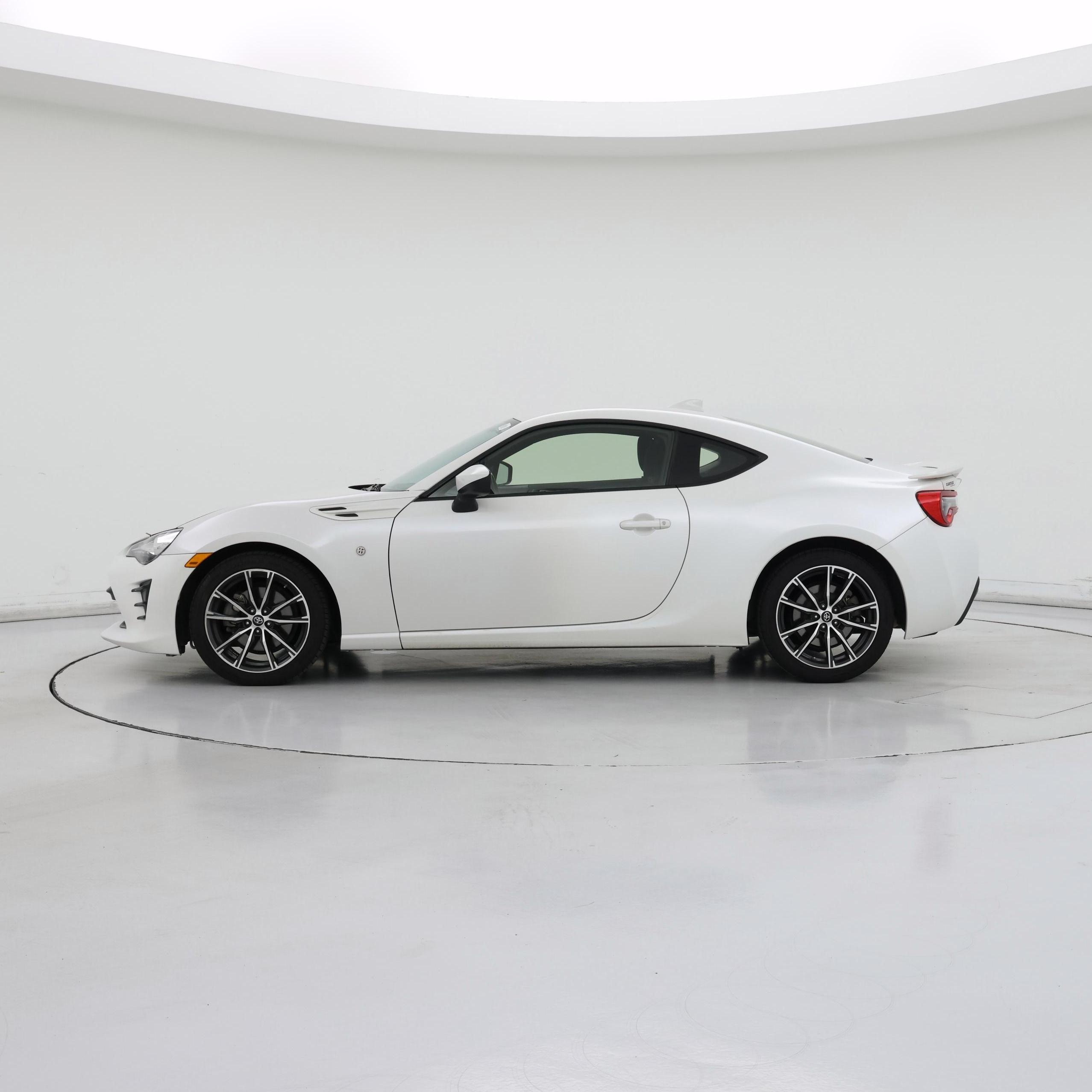 Thumbnail: 2017 Toyota 86 - 3