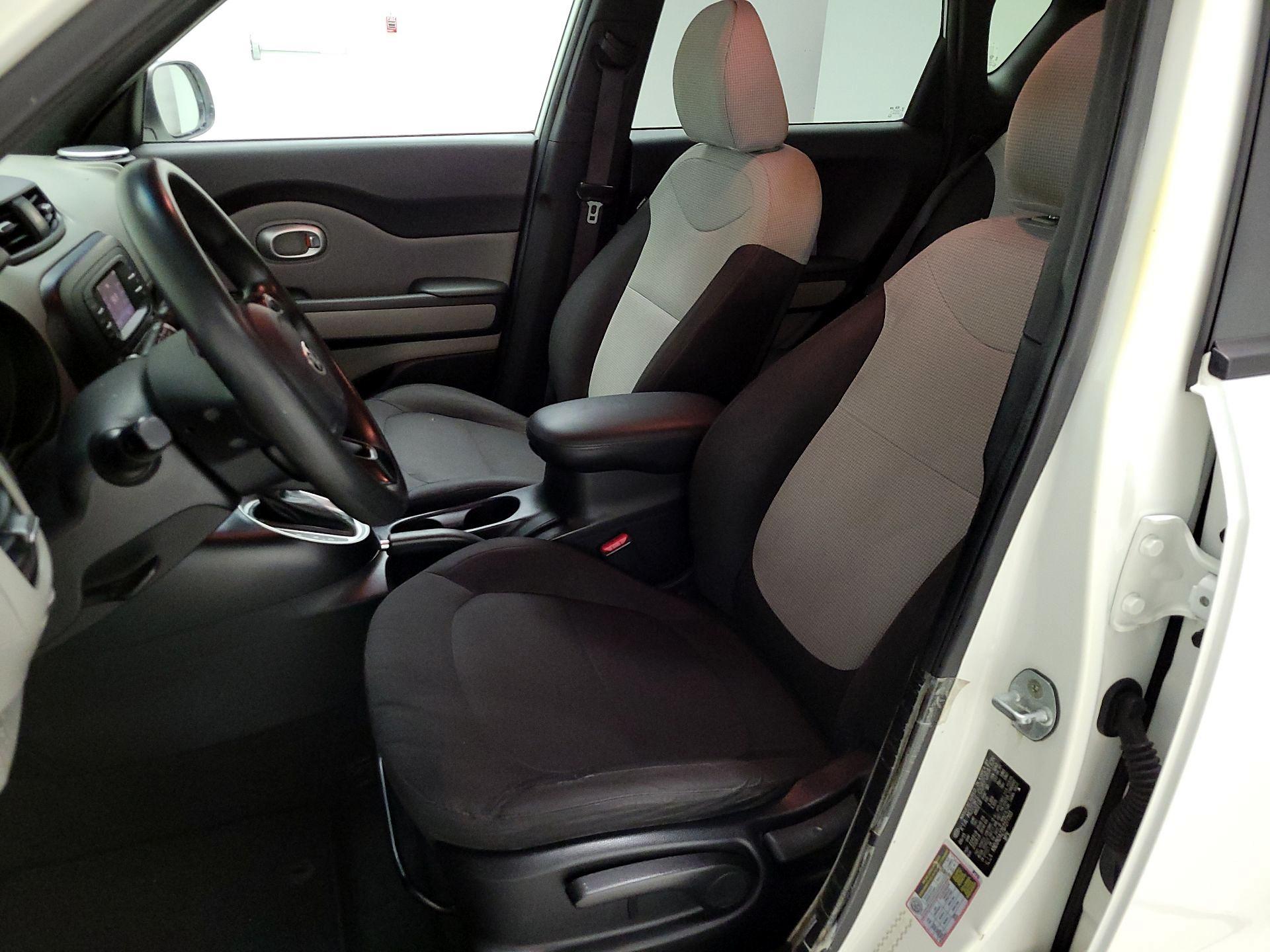 Thumbnail: 2016 Kia Soul - 11