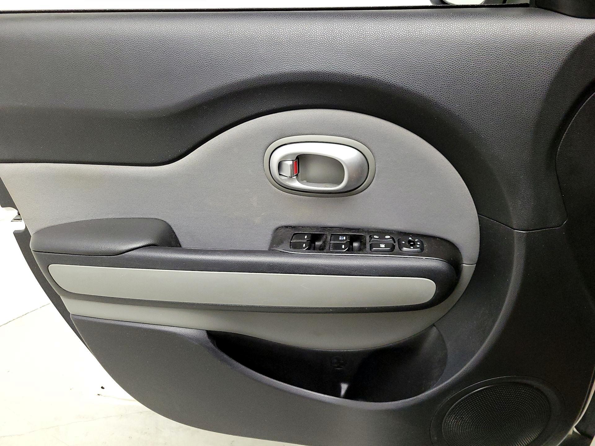 Thumbnail: 2016 Kia Soul - 12