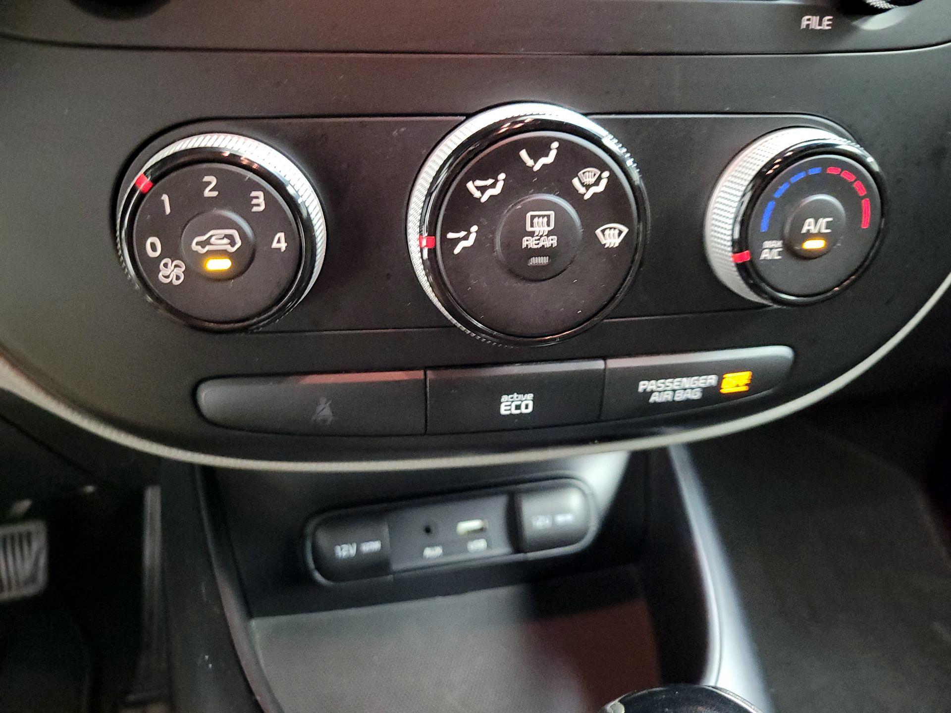 Thumbnail: 2016 Kia Soul - 16
