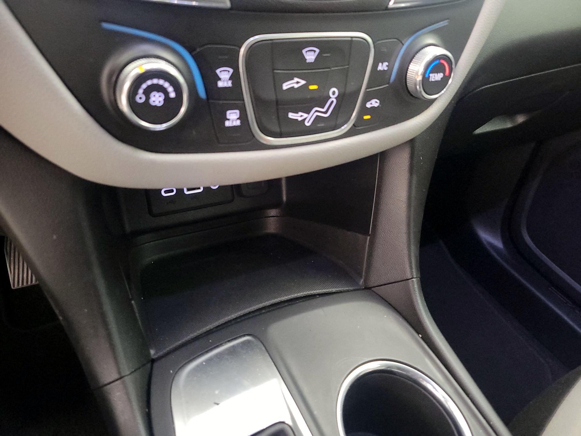 Thumbnail: 2020 Chevrolet Equinox - 16