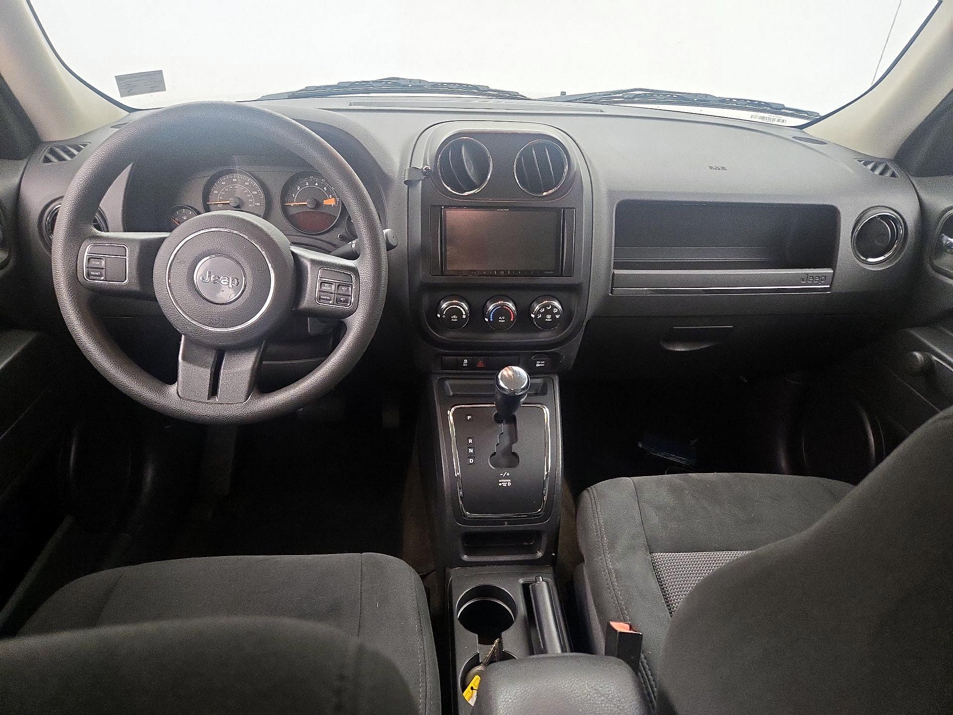 Thumbnail: 2017 Jeep Patriot - 9