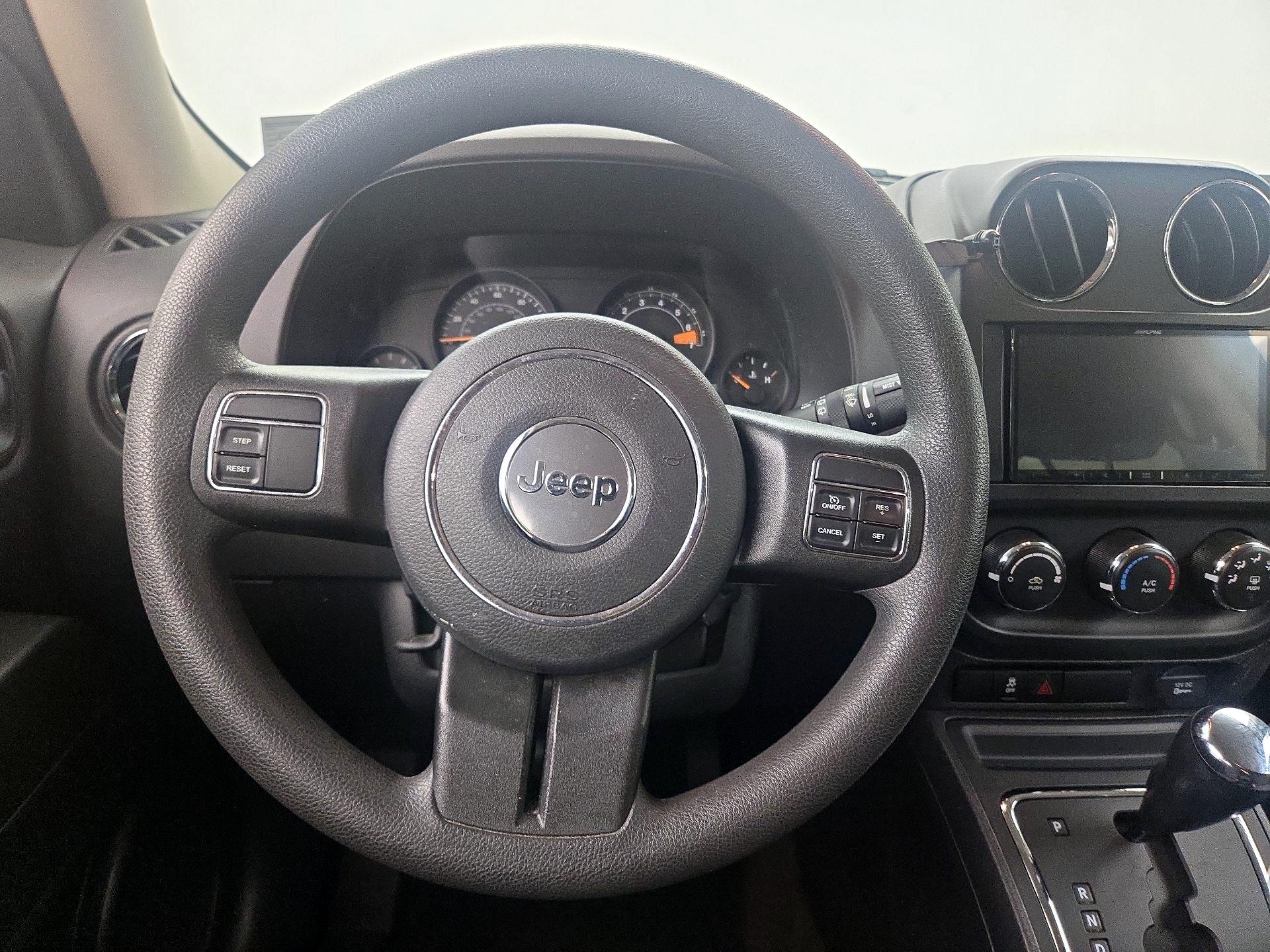Thumbnail: 2017 Jeep Patriot - 10