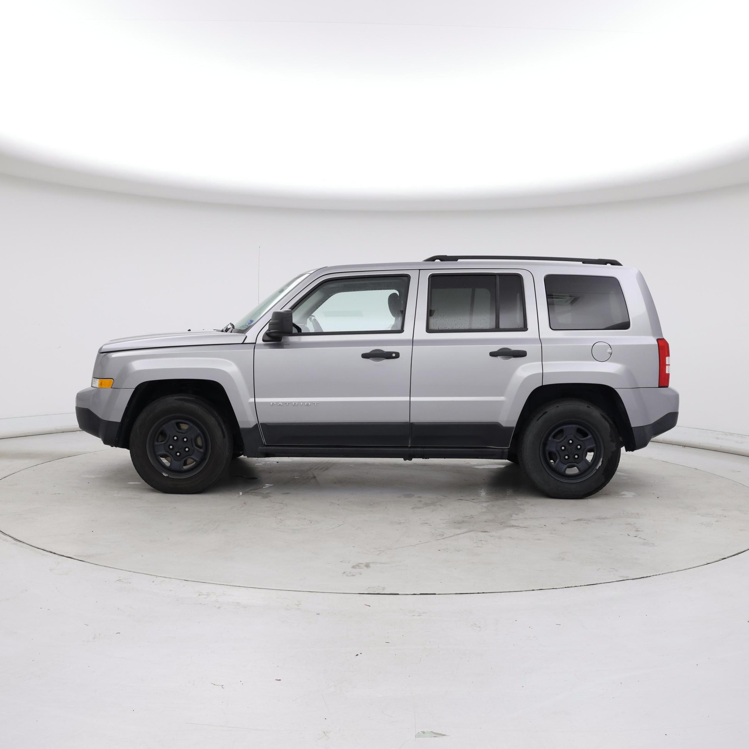 Thumbnail: 2017 Jeep Patriot - 3